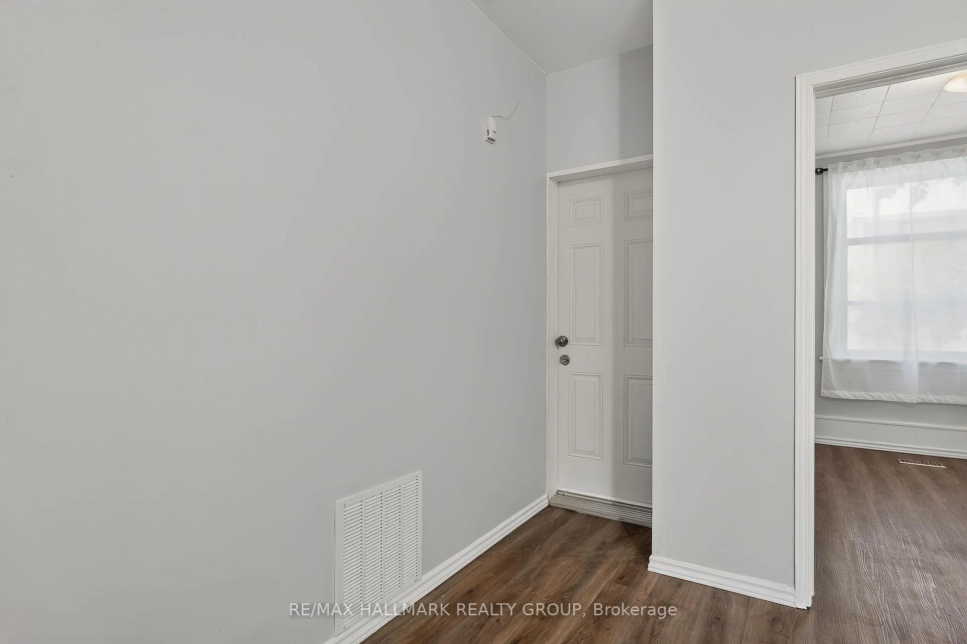 Photo 3 of 174 Arthur Street, Ottawa, West Centre Town — HOMEH