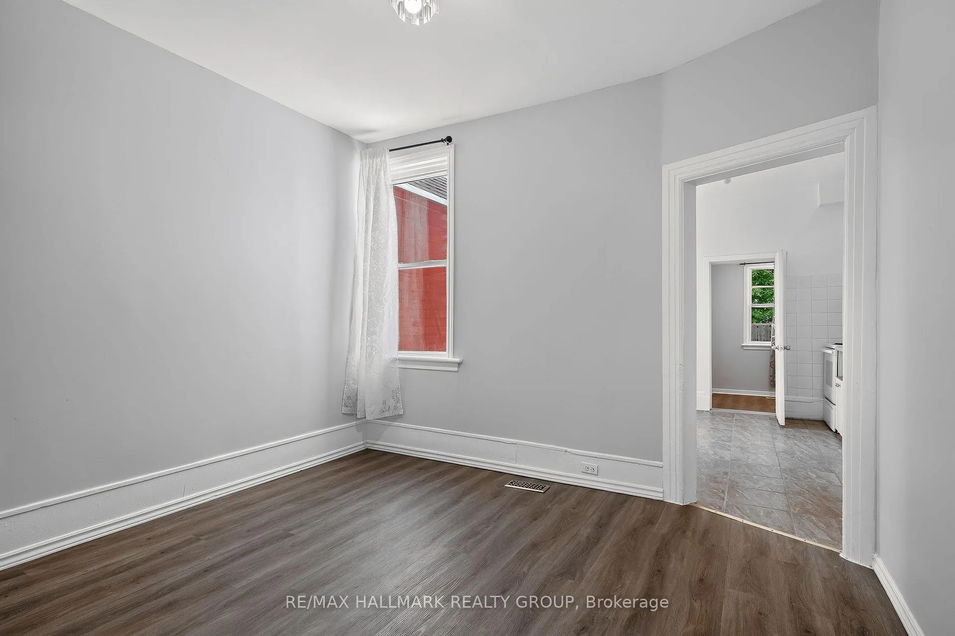 Photo 4 of 174 Arthur Street, Ottawa, West Centre Town — HOMEH