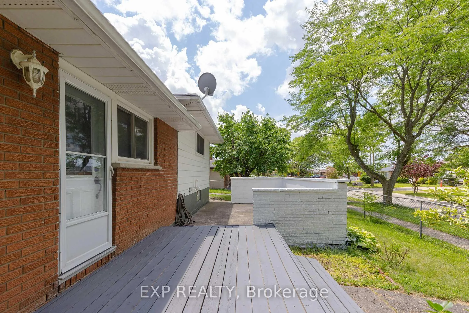 Photo 3 of 7116 Centennial Street, Niagara Falls, Arad/Fallsview — HOMEH
