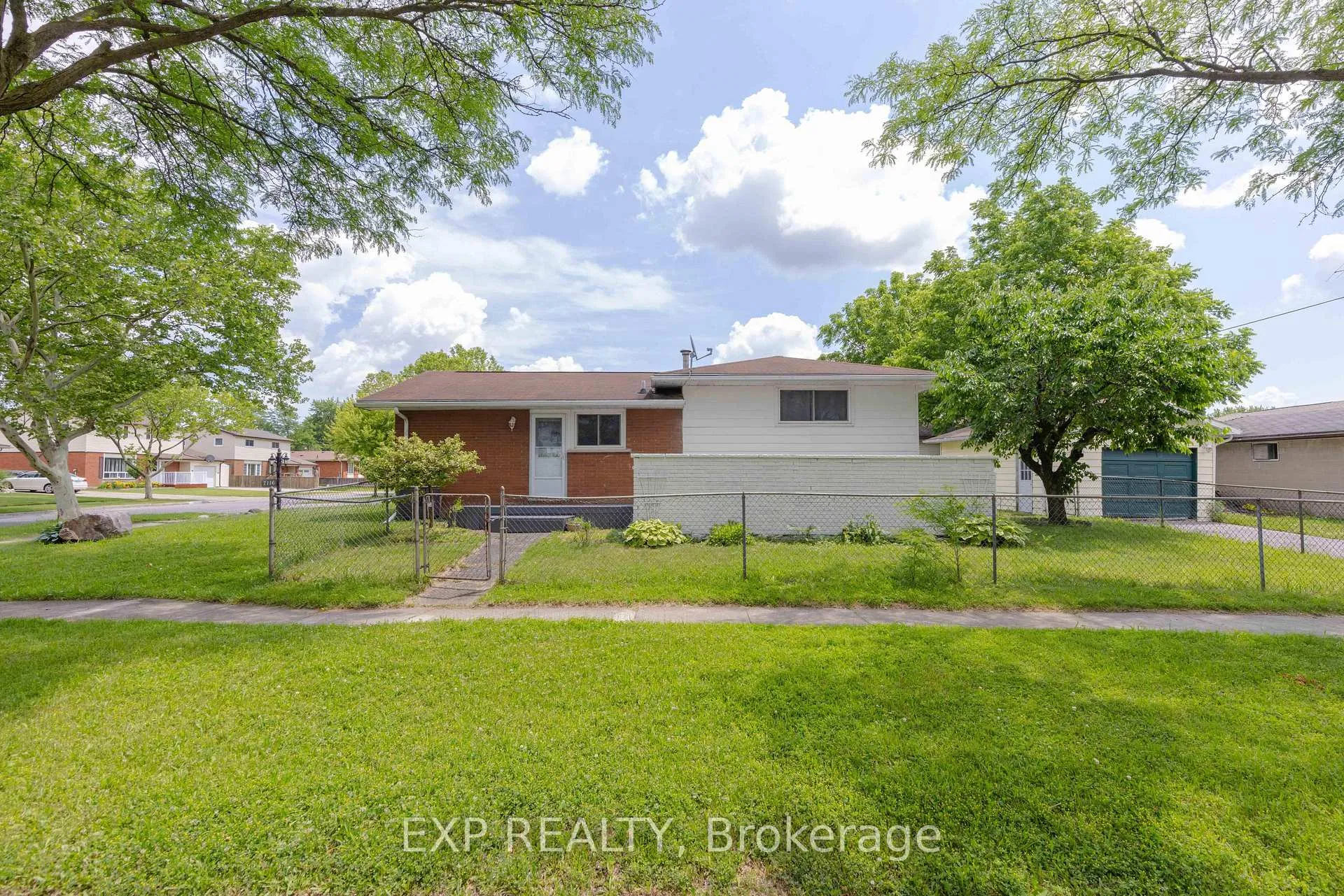 Photo 4 of 7116 Centennial Street, Niagara Falls, Arad/Fallsview — HOMEH