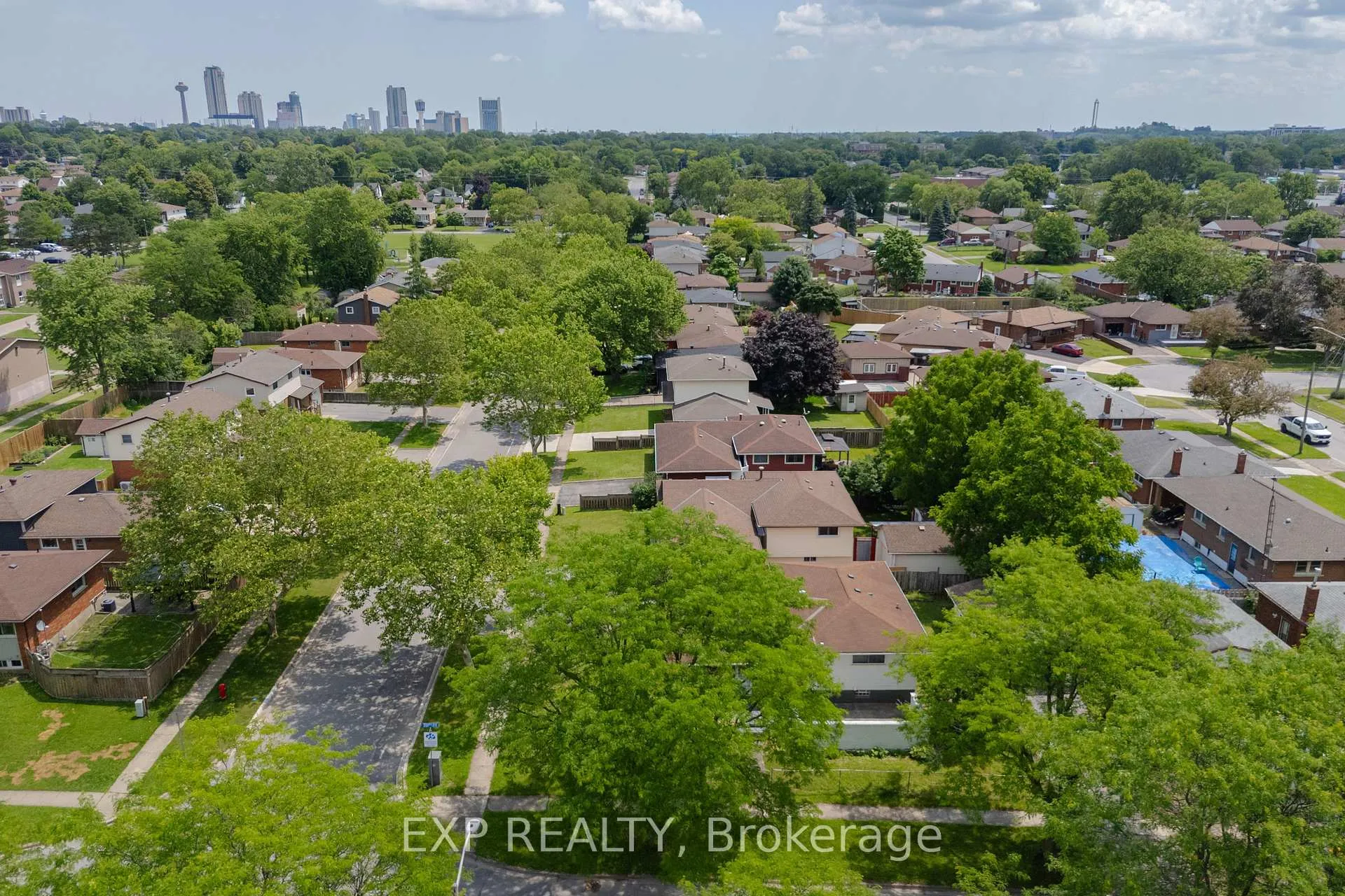 Photo 7 of 7116 Centennial Street, Niagara Falls, Arad/Fallsview — HOMEH