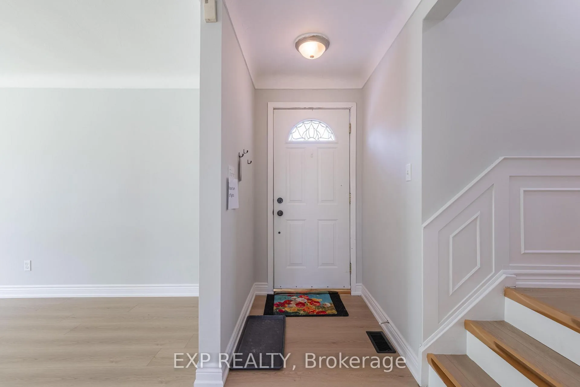 Photo 10 of 7116 Centennial Street, Niagara Falls, Arad/Fallsview — HOMEH