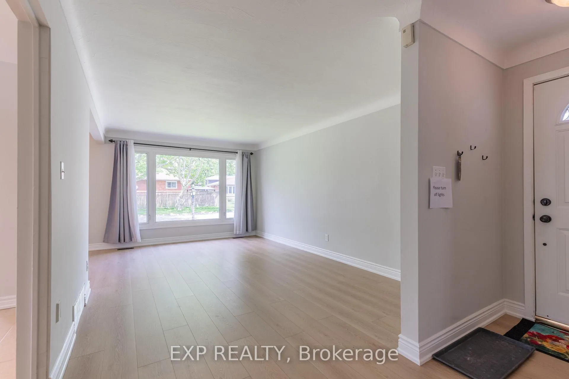 Photo 11 of 7116 Centennial Street, Niagara Falls, Arad/Fallsview — HOMEH