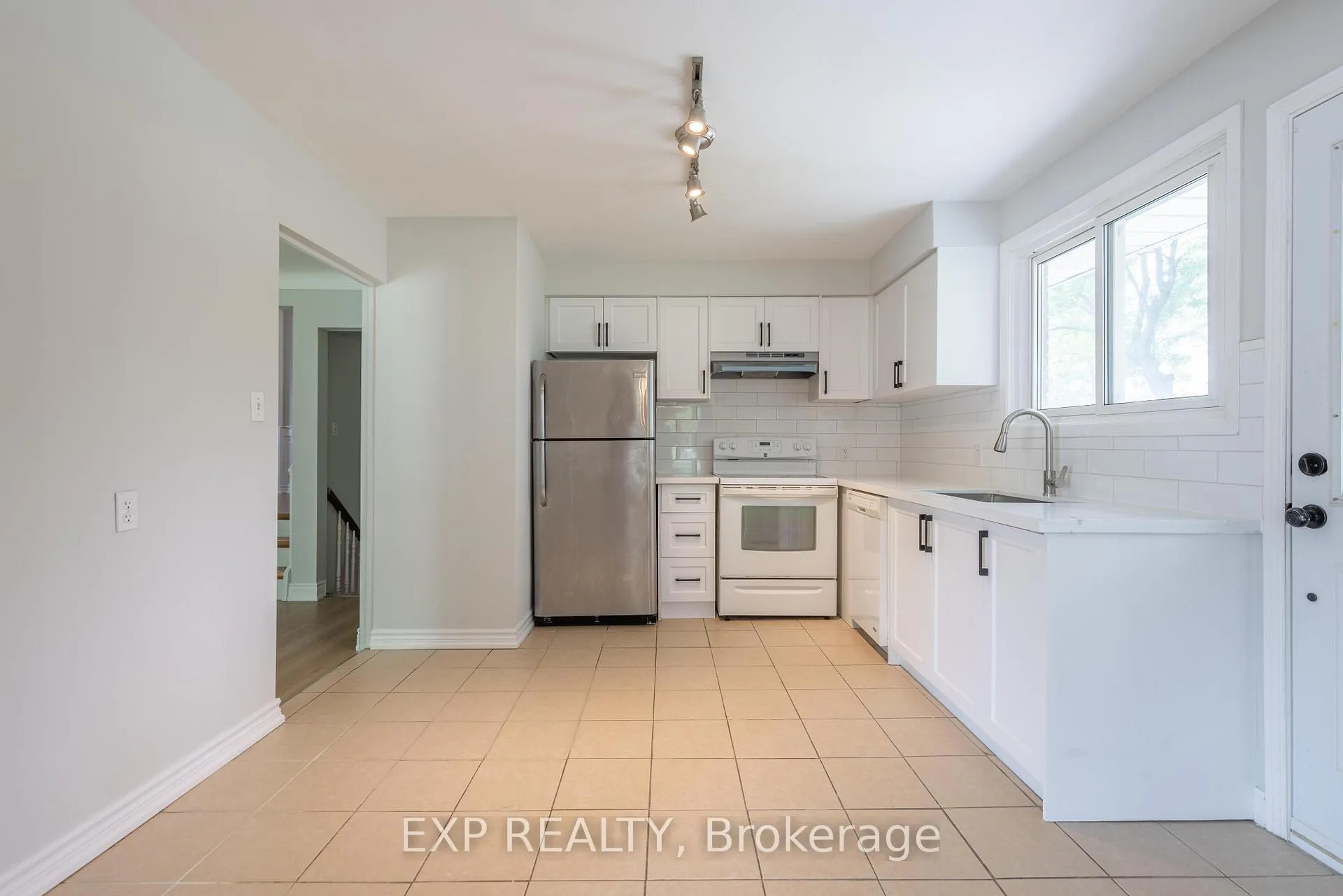 Photo 15 of 7116 Centennial Street, Niagara Falls, Arad/Fallsview — HOMEH