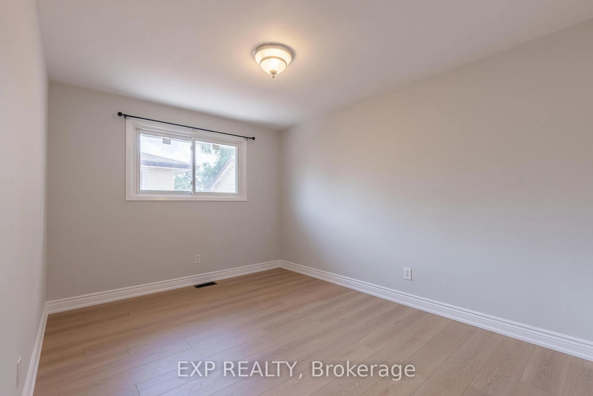 Photo 19 of 7116 Centennial Street, Niagara Falls, Arad/Fallsview — HOMEH