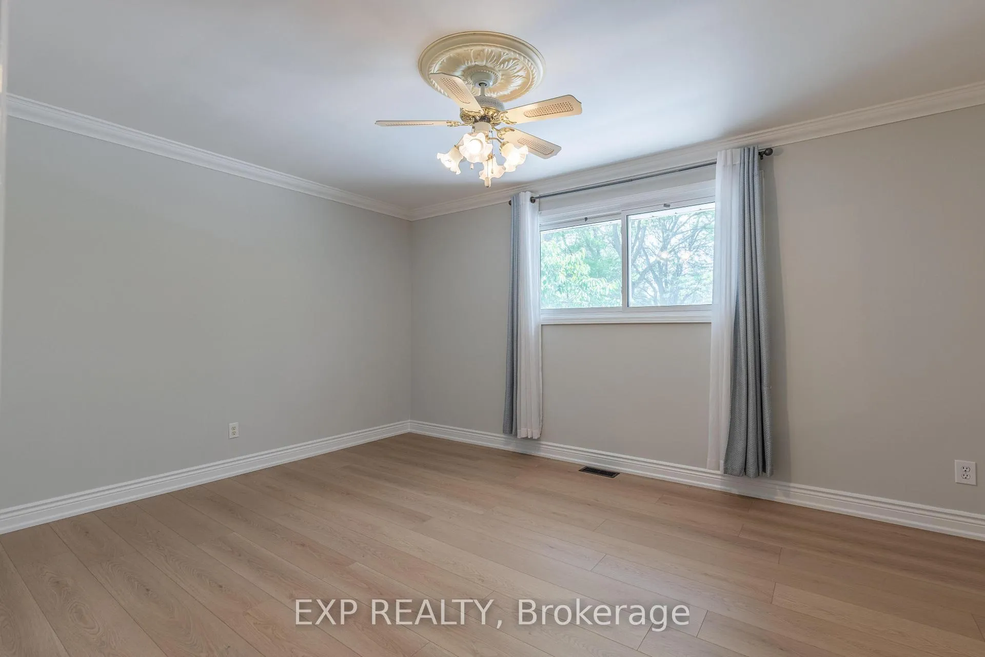 Photo 20 of 7116 Centennial Street, Niagara Falls, Arad/Fallsview — HOMEH