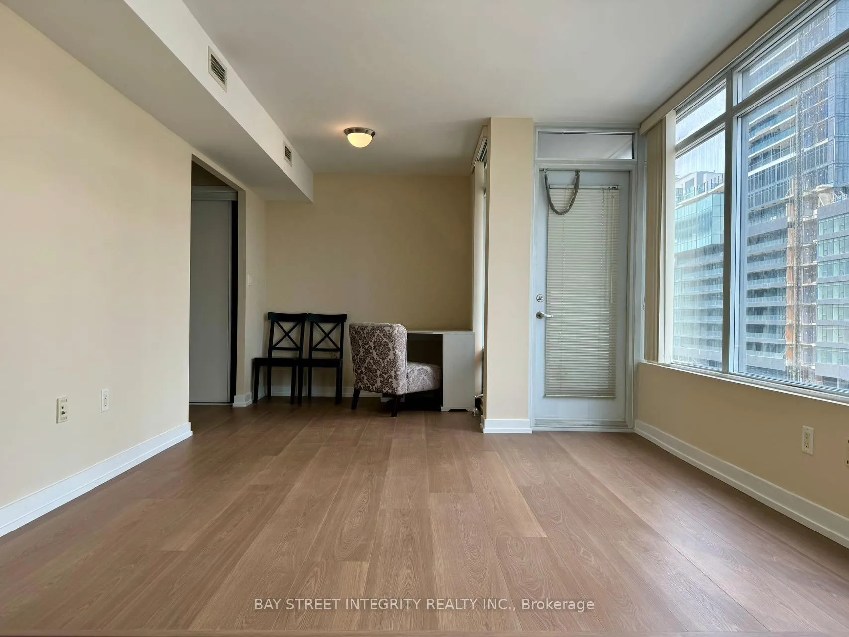 Photo 5 of Unit 812, 15 Brunel Court, Toronto, Waterfront Communities — HOMEH