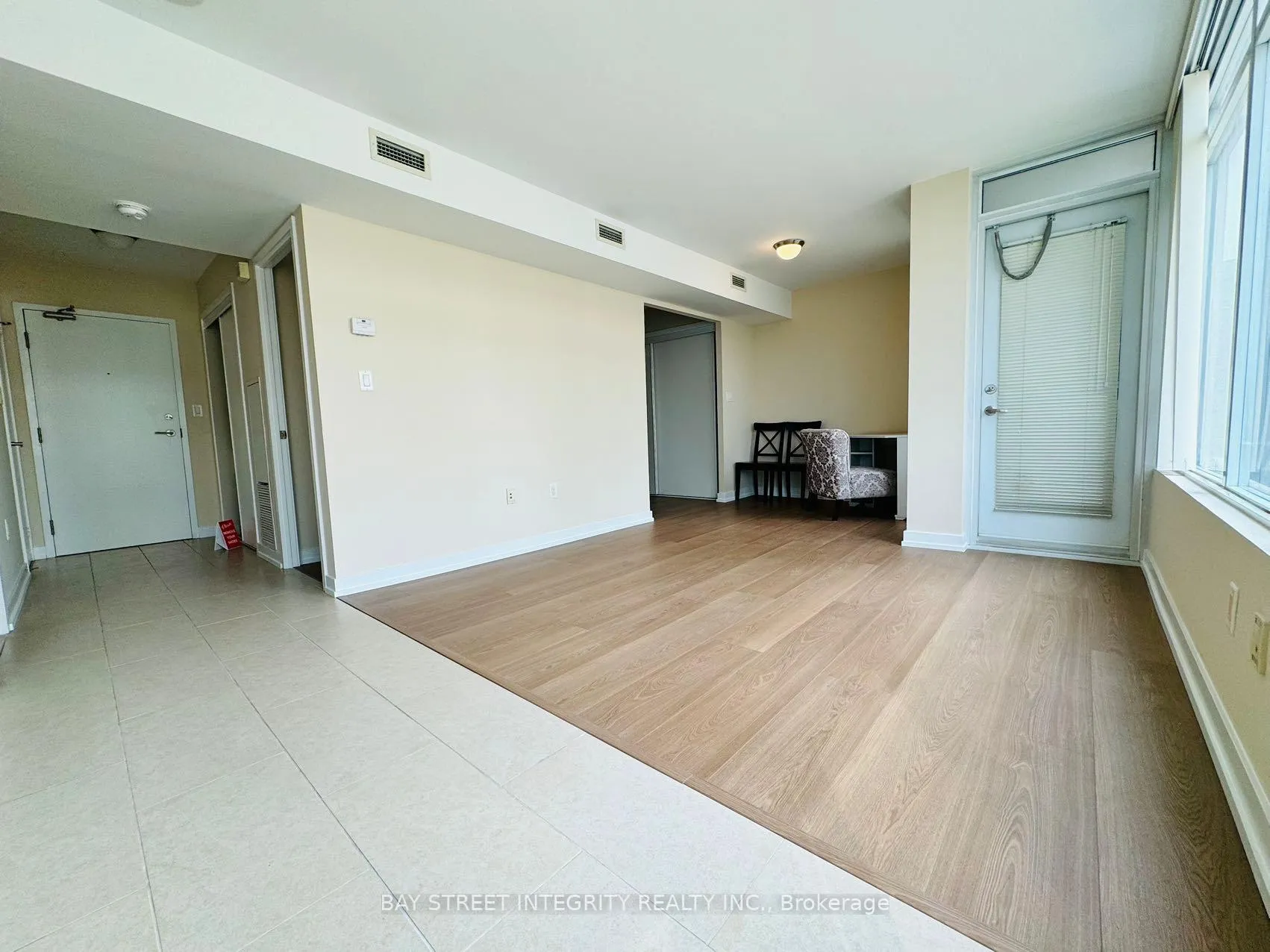 Photo 6 of Unit 812, 15 Brunel Court, Toronto, Waterfront Communities — HOMEH