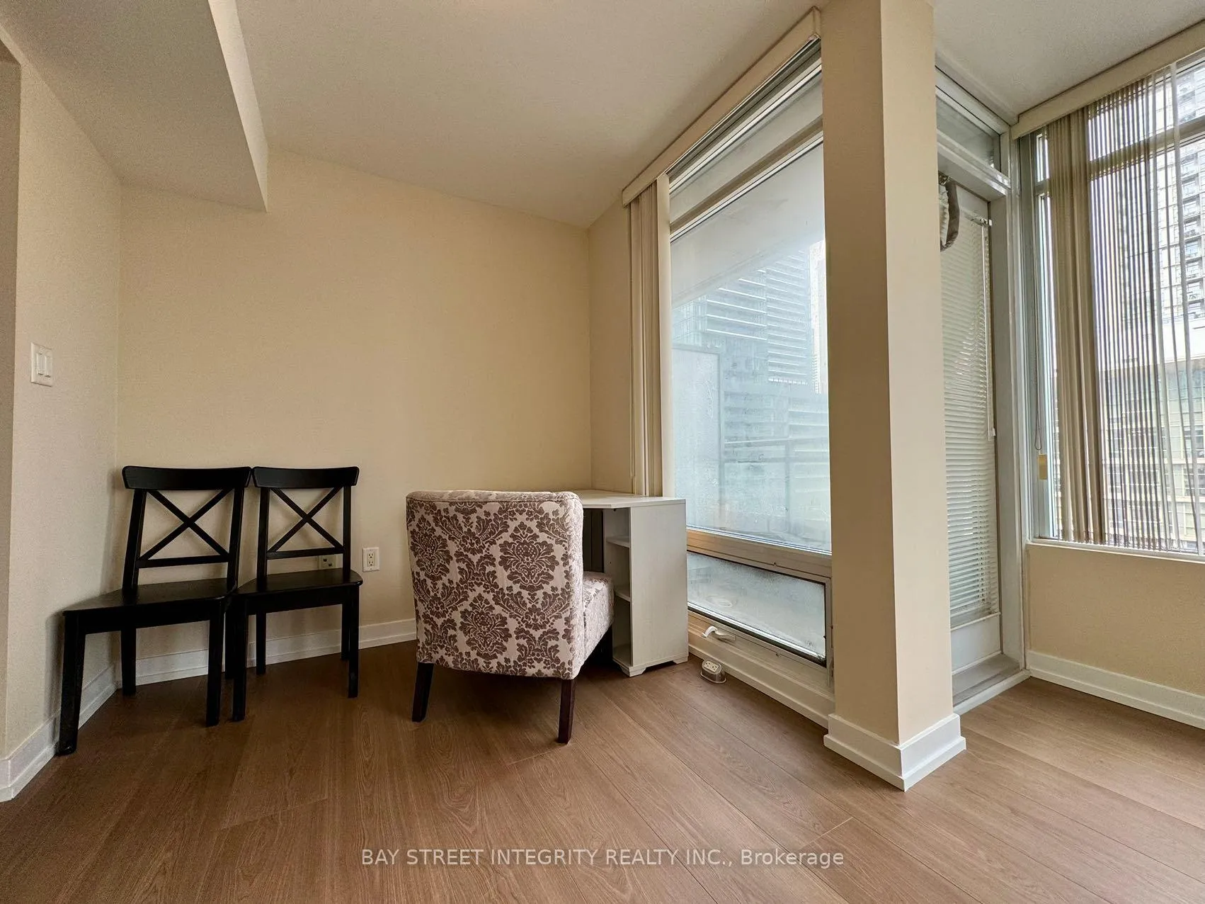Photo 7 of Unit 812, 15 Brunel Court, Toronto, Waterfront Communities — HOMEH