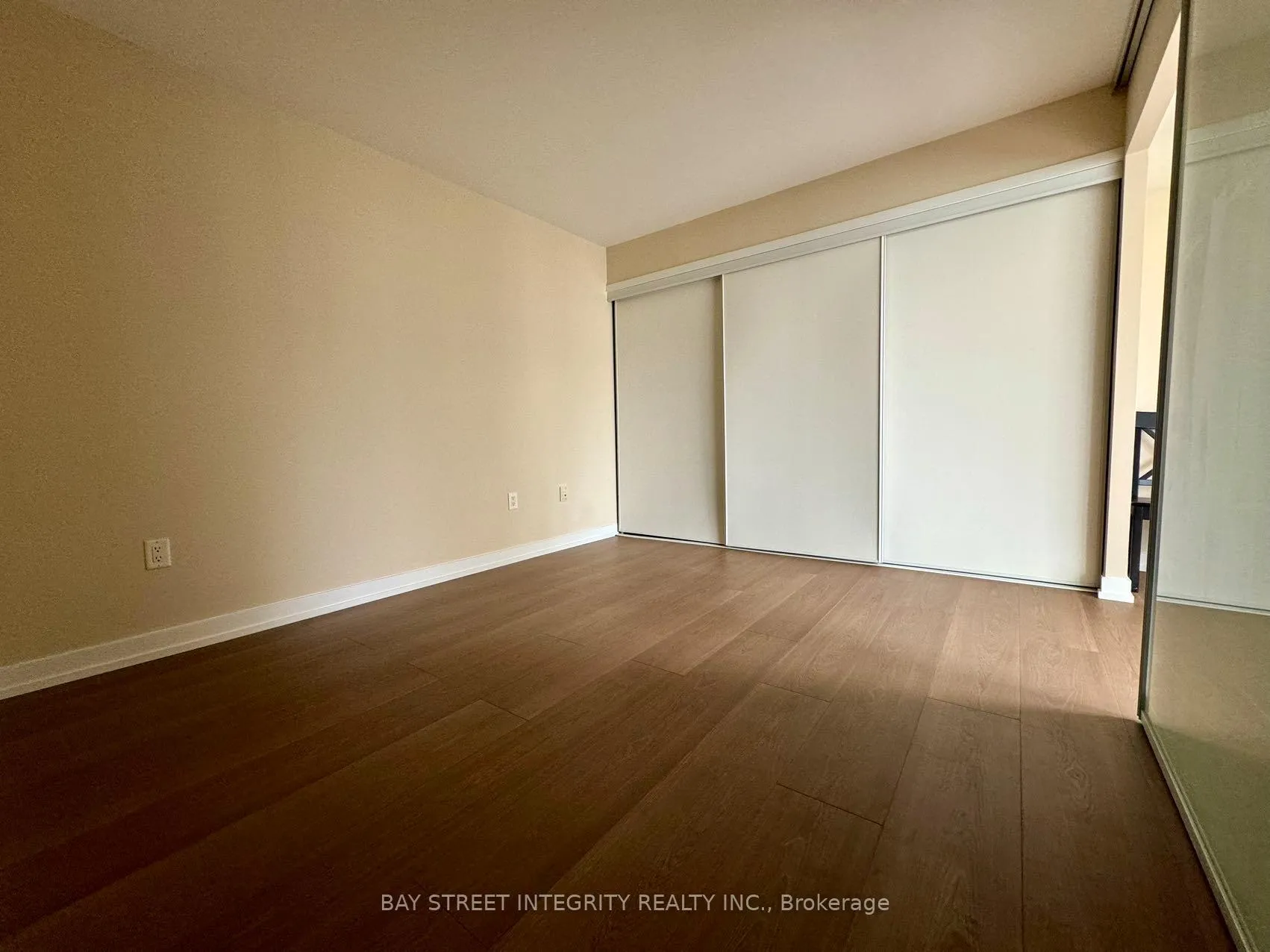 Photo 9 of Unit 812, 15 Brunel Court, Toronto, Waterfront Communities — HOMEH