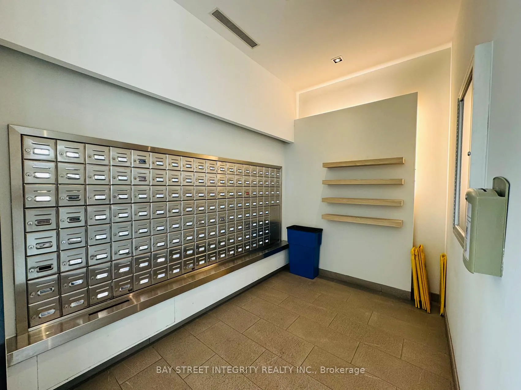 Photo 19 of Unit 812, 15 Brunel Court, Toronto, Waterfront Communities — HOMEH