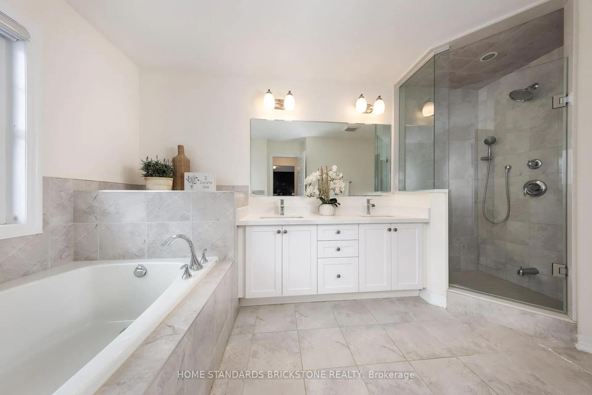 Photo 26 of 3314 Mintwood Circle, Oakville, Glenorchy — HOMEH