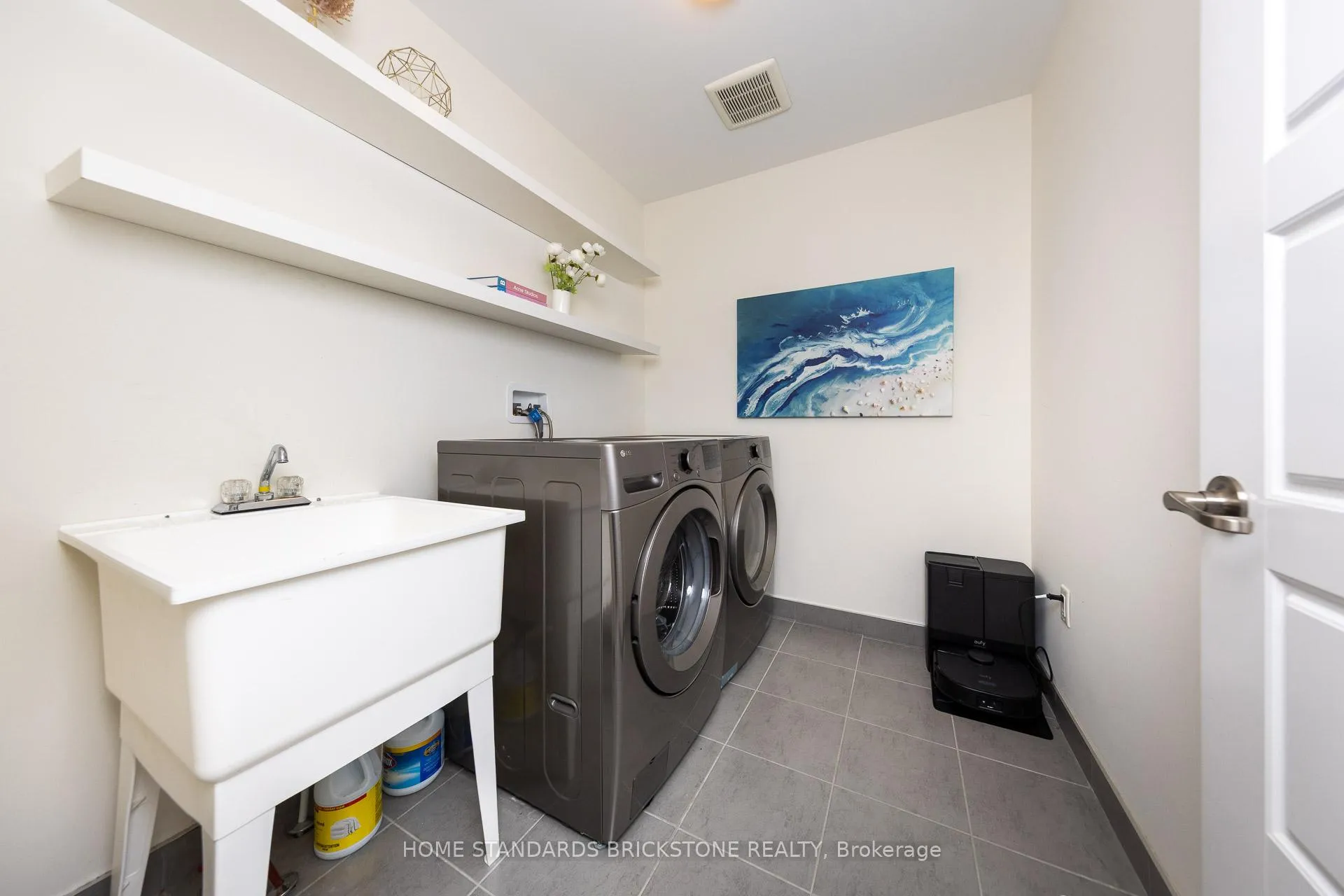 Photo 29 of 3314 Mintwood Circle, Oakville, Glenorchy — HOMEH