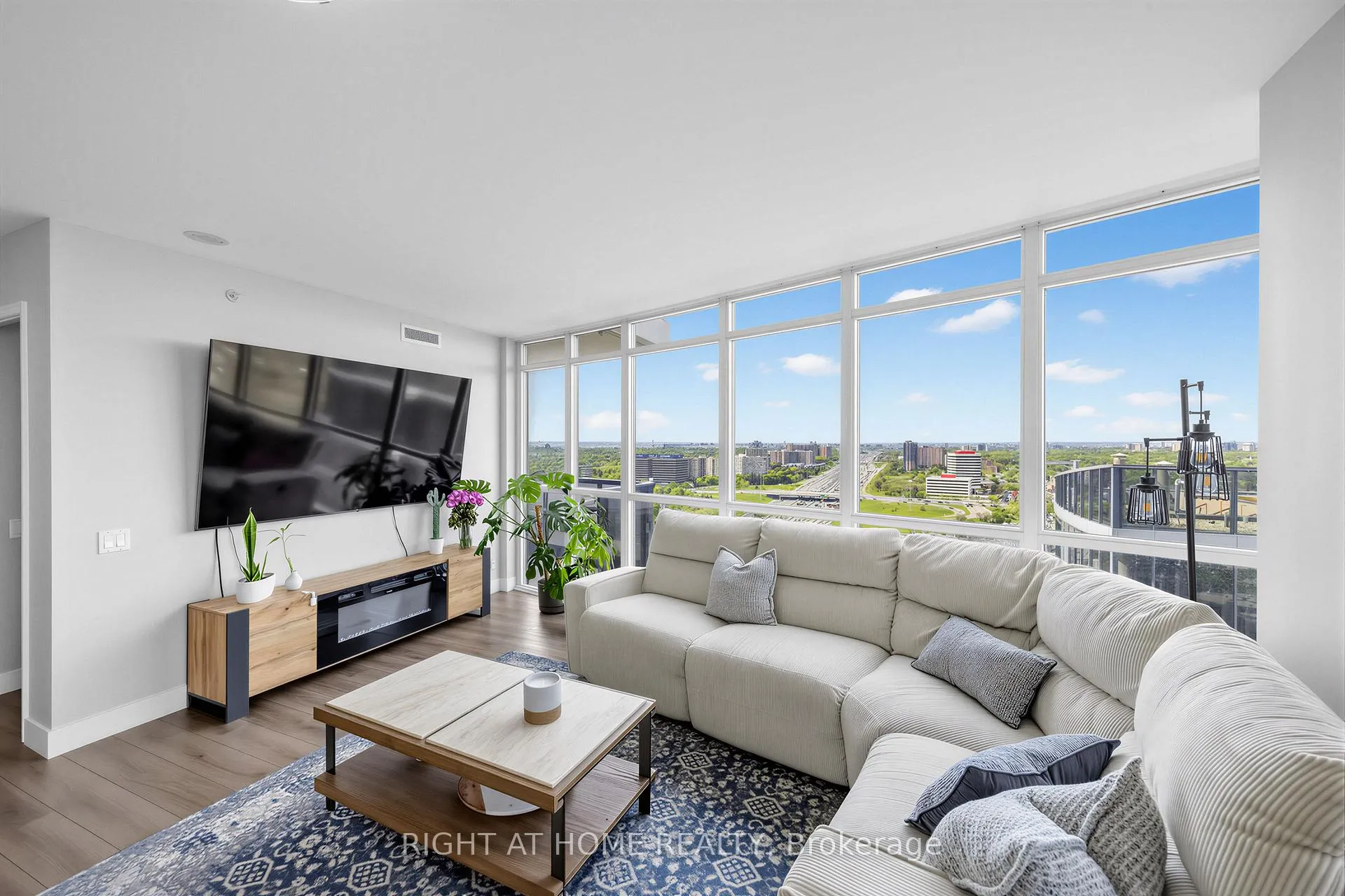 Photo 8 of Unit 2502, 5 Valhalla Inn Road, Etobicoke, Islington-City Centre West — HOMEH