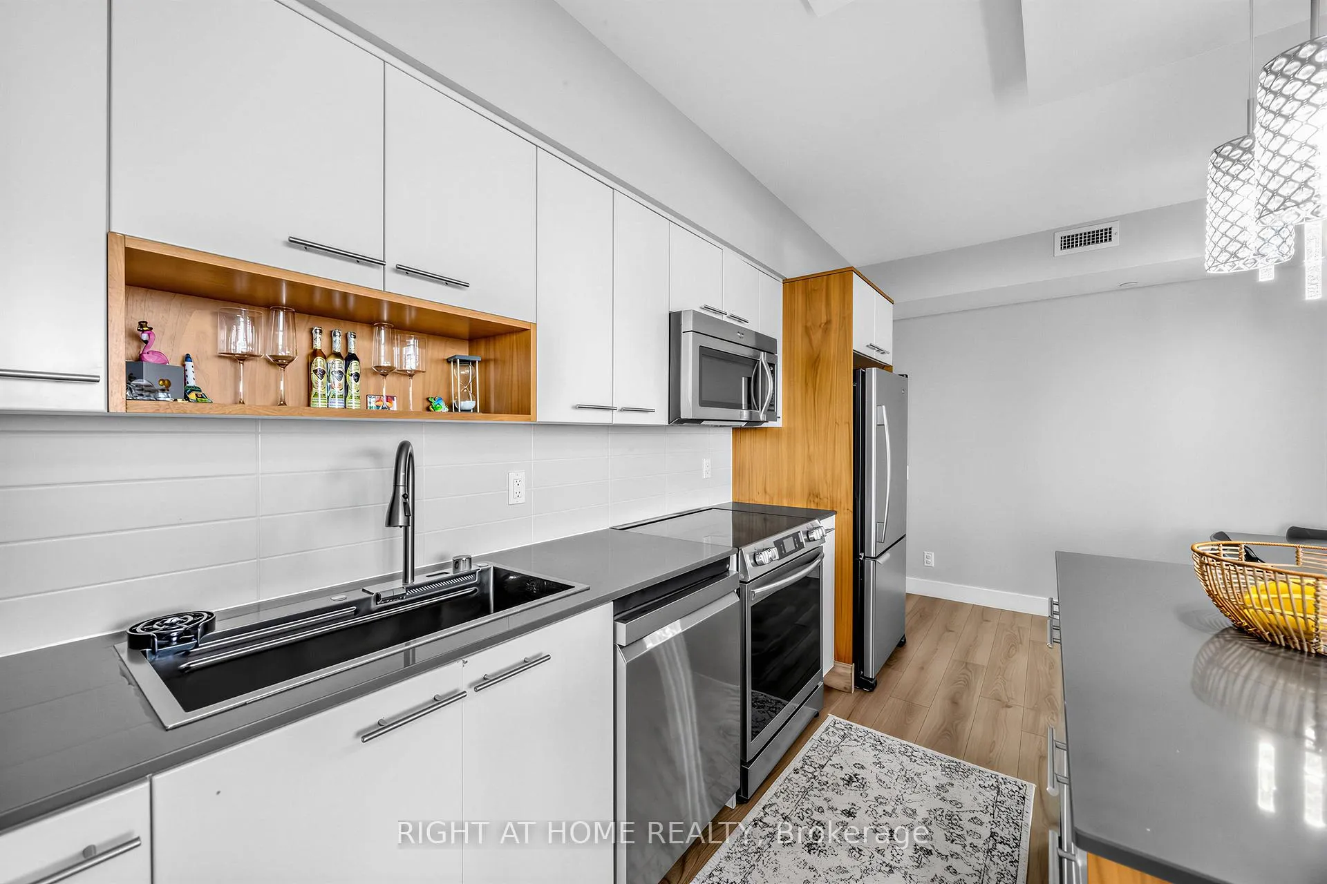 Photo 14 of Unit 2502, 5 Valhalla Inn Road, Etobicoke, Islington-City Centre West — HOMEH