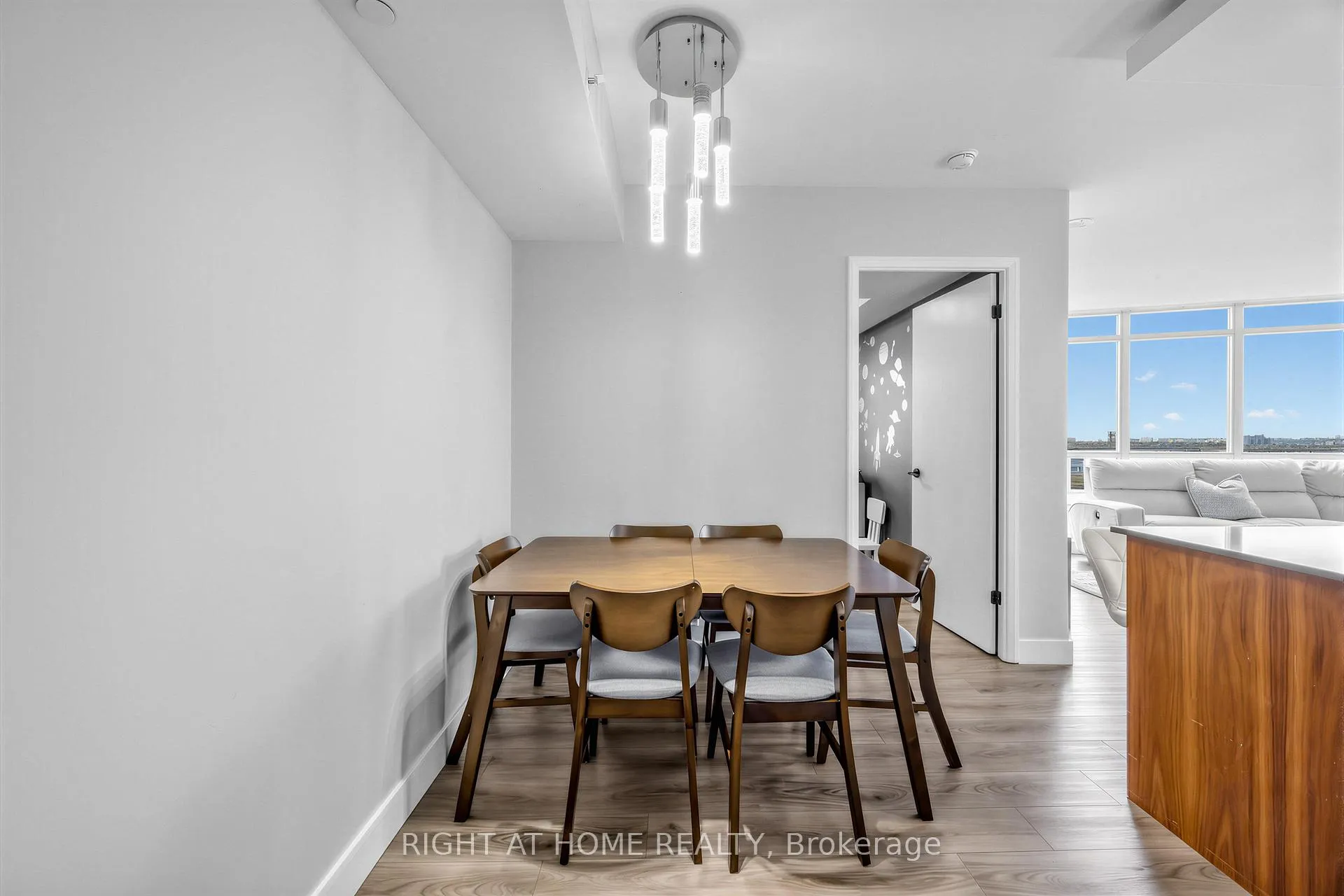Photo 15 of Unit 2502, 5 Valhalla Inn Road, Etobicoke, Islington-City Centre West — HOMEH