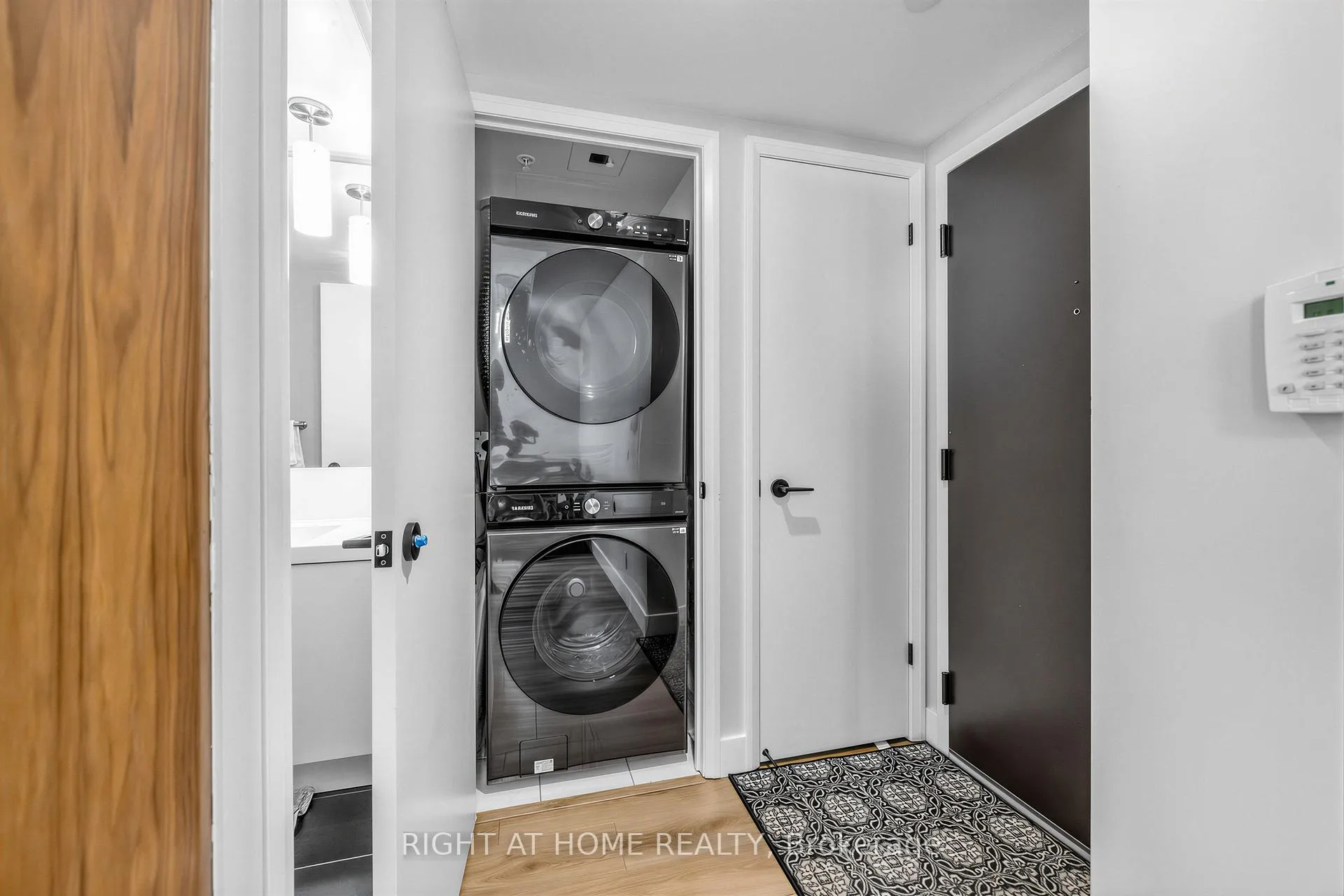 Photo 22 of Unit 2502, 5 Valhalla Inn Road, Etobicoke, Islington-City Centre West — HOMEH