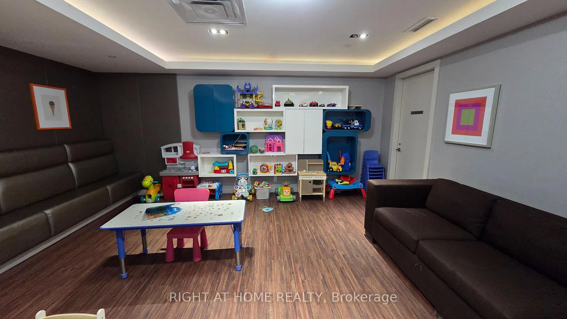 Photo 32 of Unit 2502, 5 Valhalla Inn Road, Etobicoke, Islington-City Centre West — HOMEH