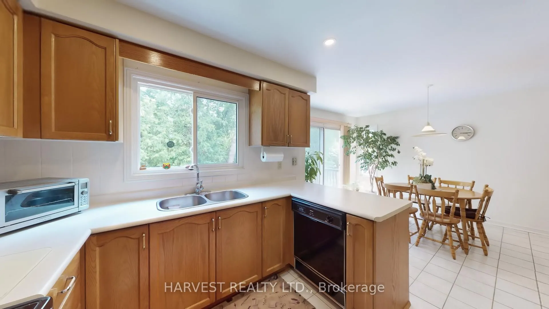 Photo 10 of 57 Summitcrest Drive, Richmond Hill, Devonsleigh — HOMEH
