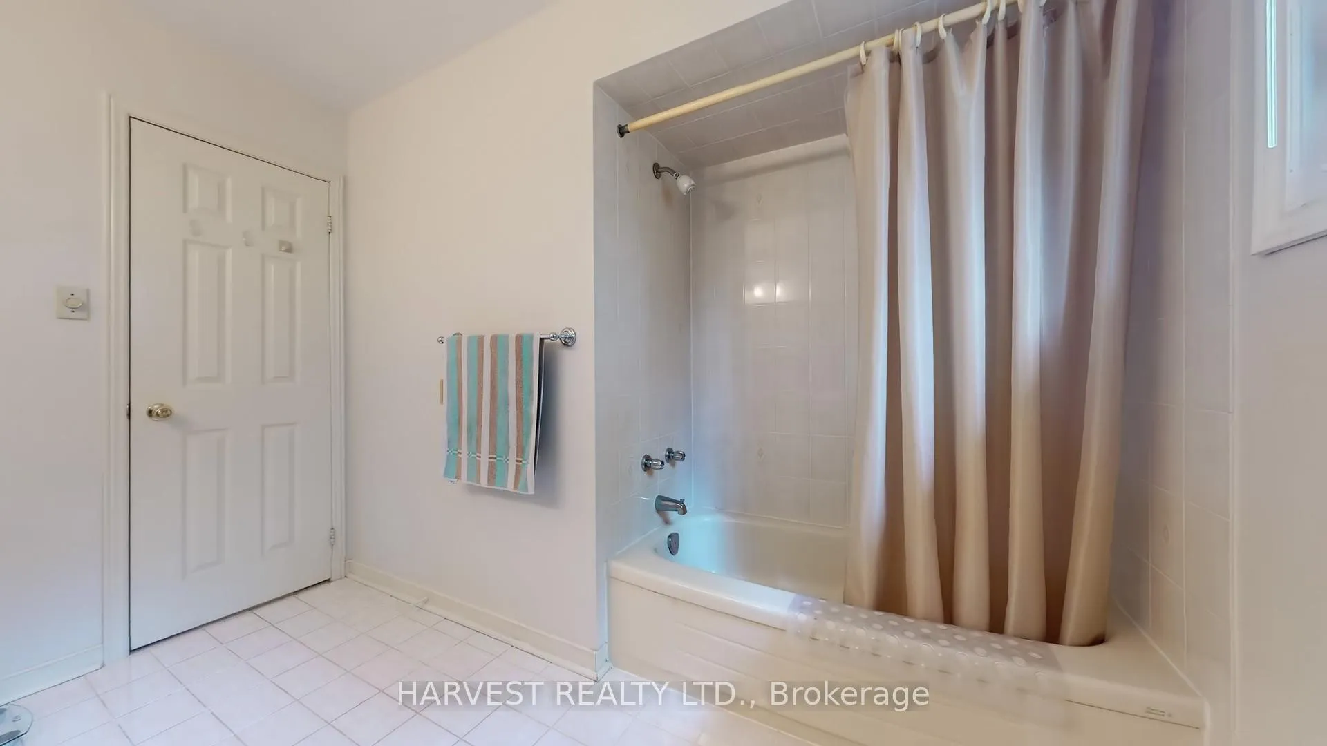 Photo 28 of 57 Summitcrest Drive, Richmond Hill, Devonsleigh — HOMEH