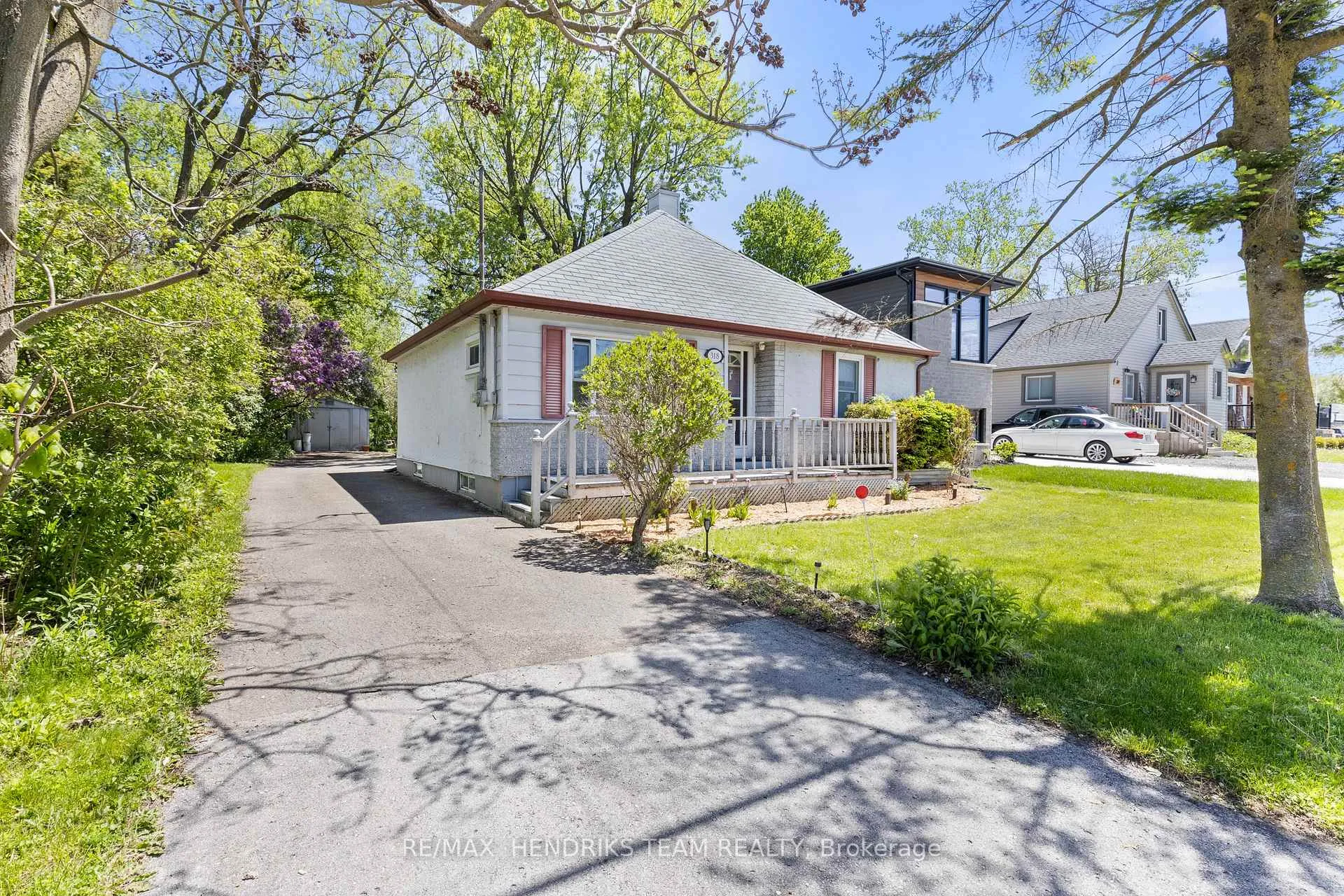 Photo 2 of 318 Aqueduct Street, Welland, N. Welland — HOMEH