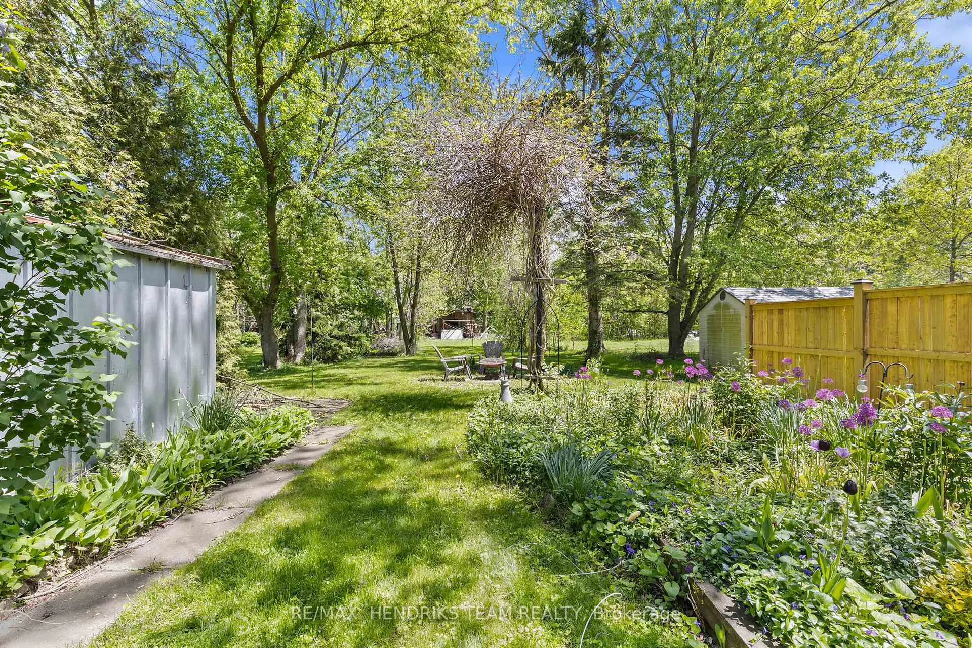 Photo 19 of 318 Aqueduct Street, Welland, N. Welland — HOMEH
