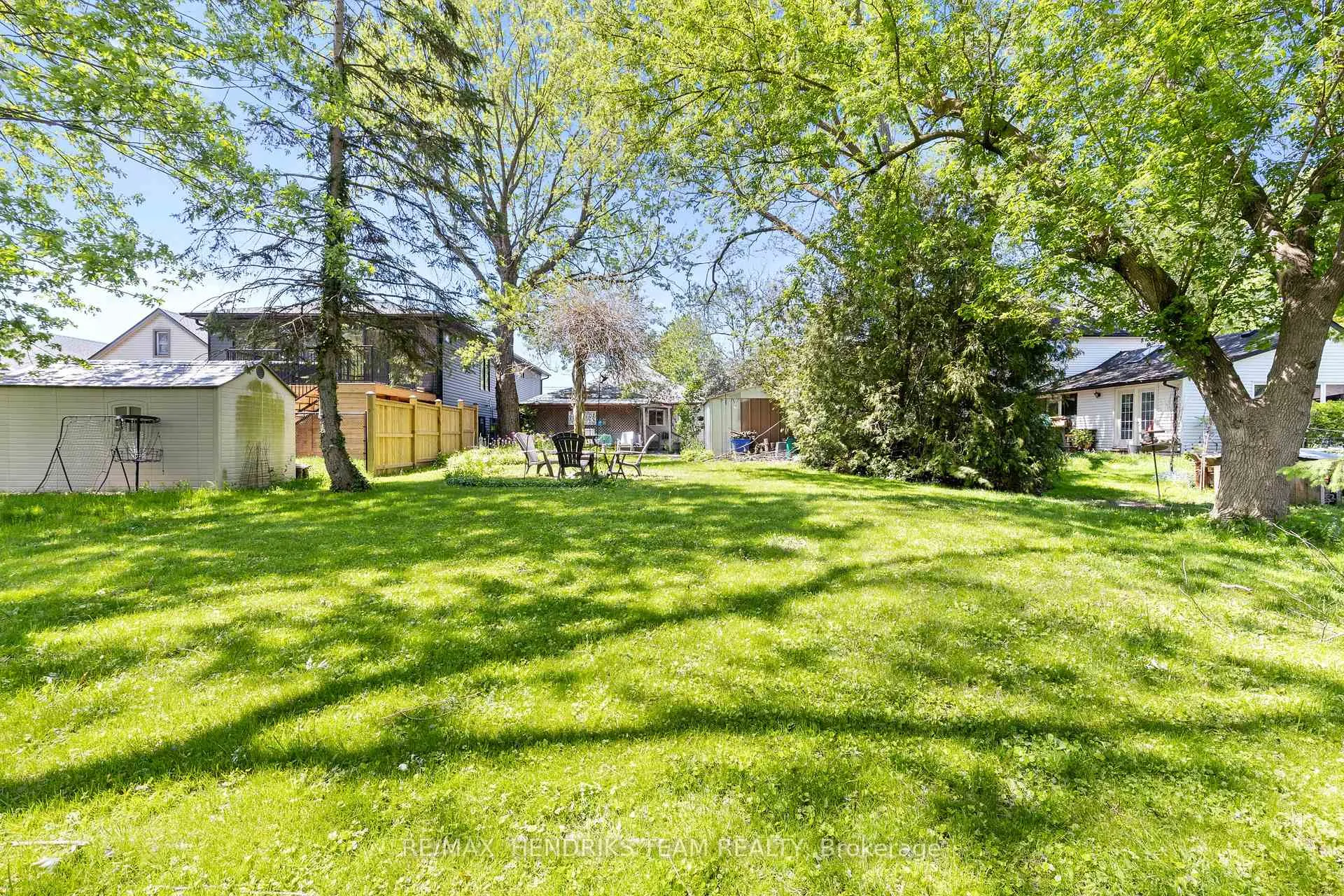 Photo 21 of 318 Aqueduct Street, Welland, N. Welland — HOMEH