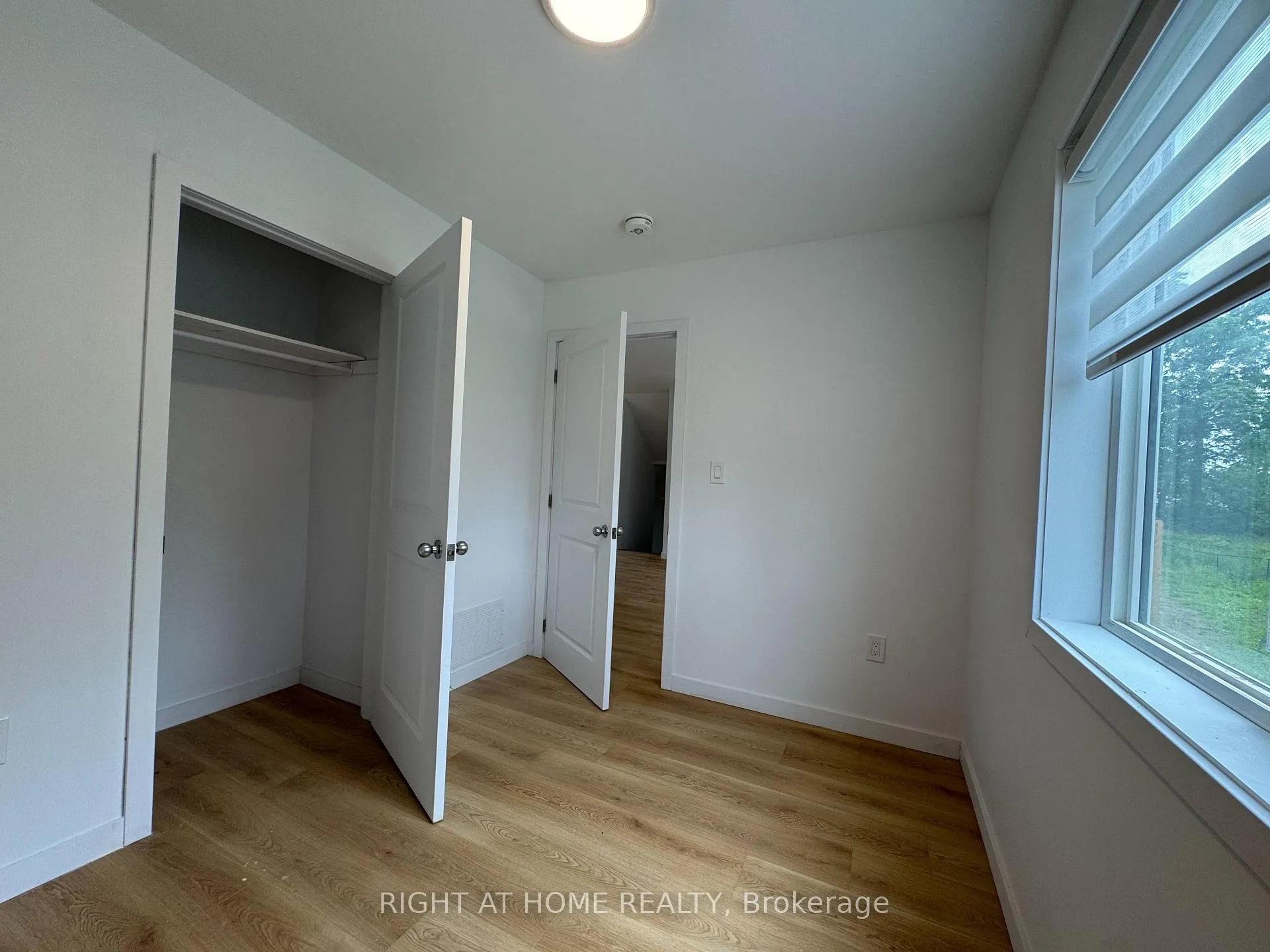 Photo 12 of Unit (Main), 113 Highriver Trail, Welland, Broadway — HOMEH