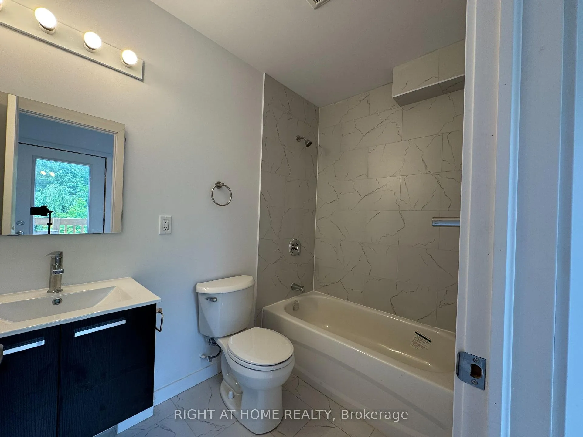 Photo 13 of Unit (Main), 113 Highriver Trail, Welland, Broadway — HOMEH