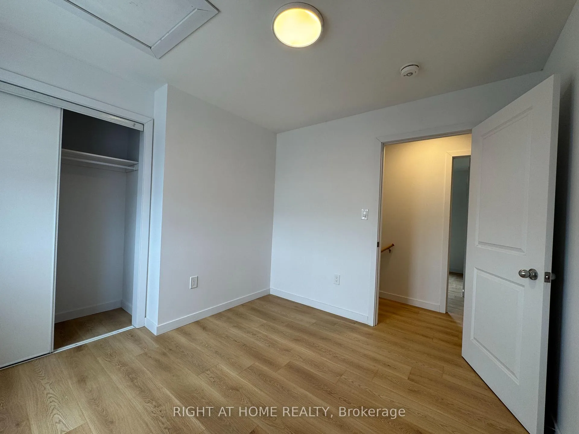 Photo 16 of Unit (Main), 113 Highriver Trail, Welland, Broadway — HOMEH