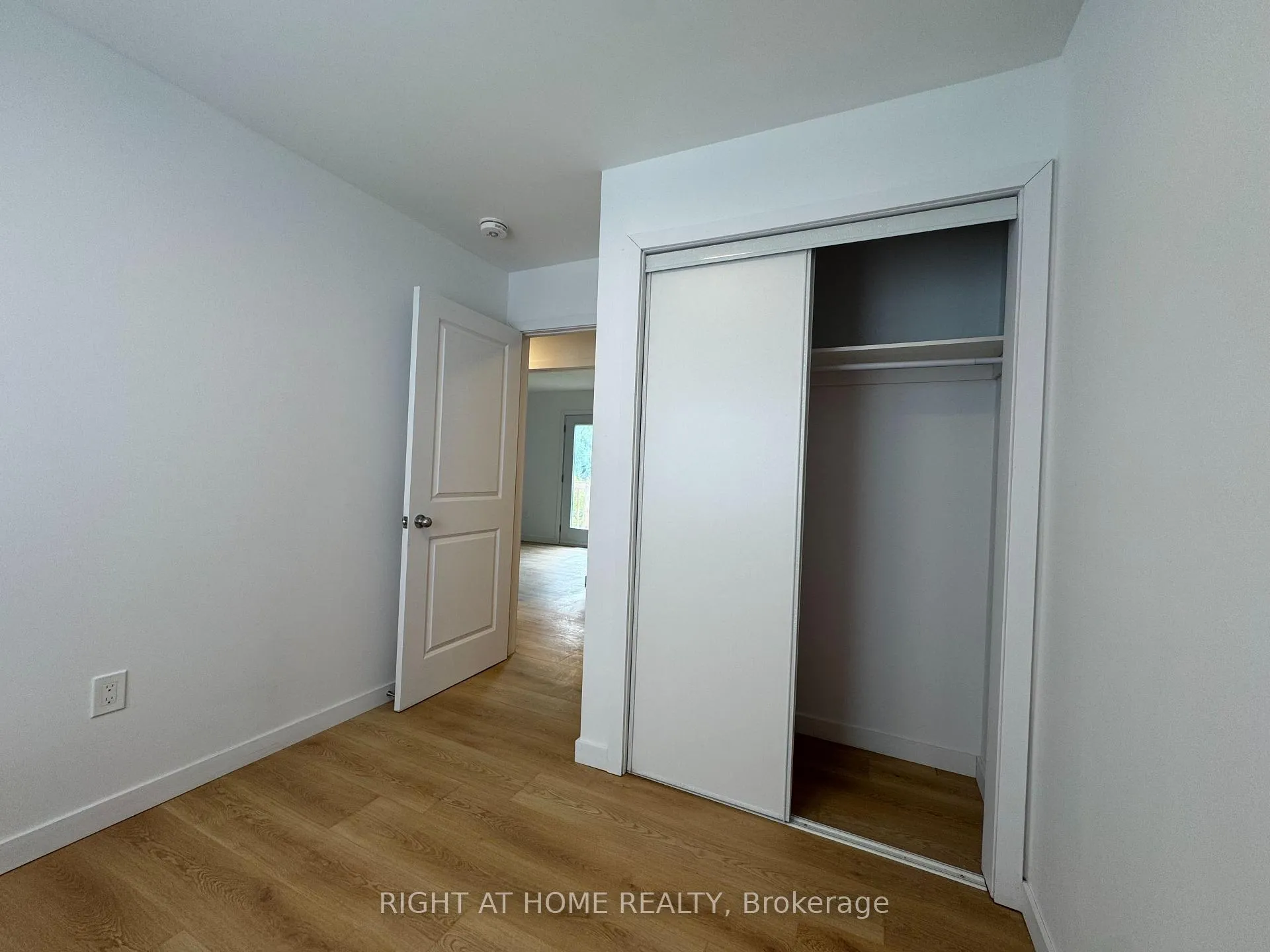 Photo 17 of Unit (Main), 113 Highriver Trail, Welland, Broadway — HOMEH