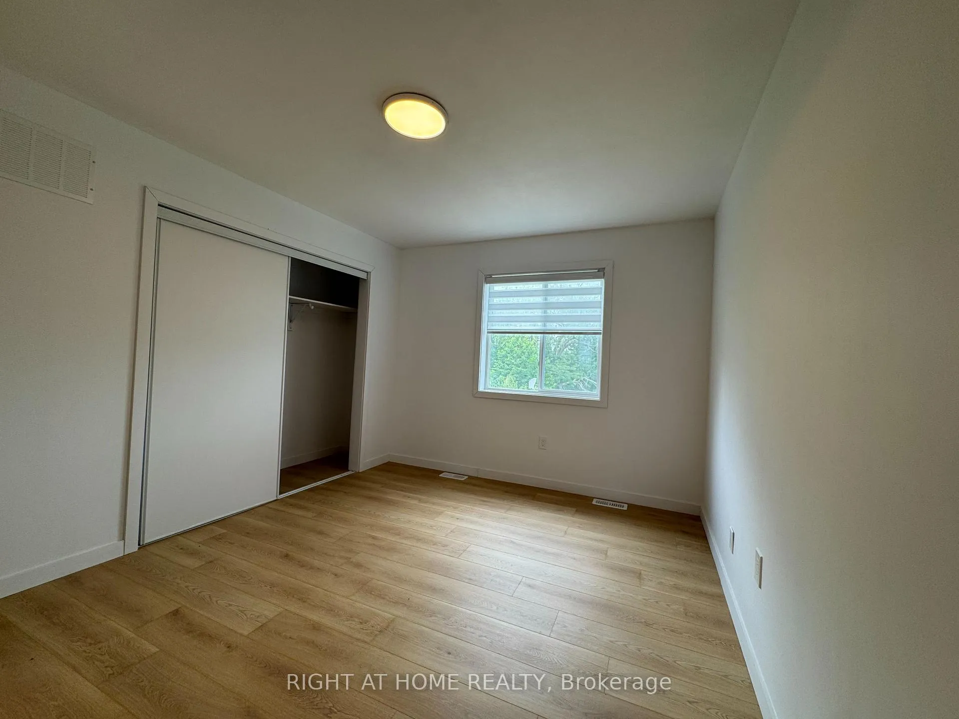 Photo 18 of Unit (Main), 113 Highriver Trail, Welland, Broadway — HOMEH