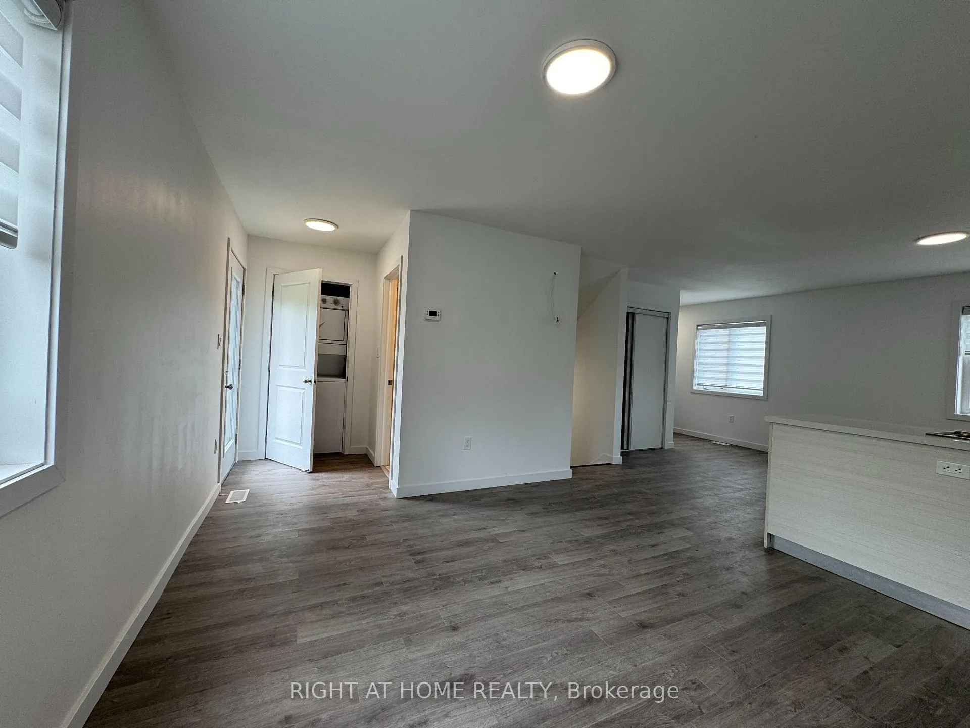 Photo 11 of Unit (Main), 119 Highriver Trail, Welland, Broadway — HOMEH