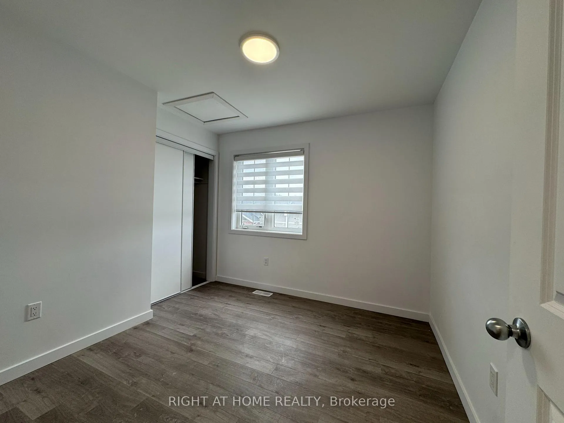 Photo 16 of Unit (Main), 119 Highriver Trail, Welland, Broadway — HOMEH