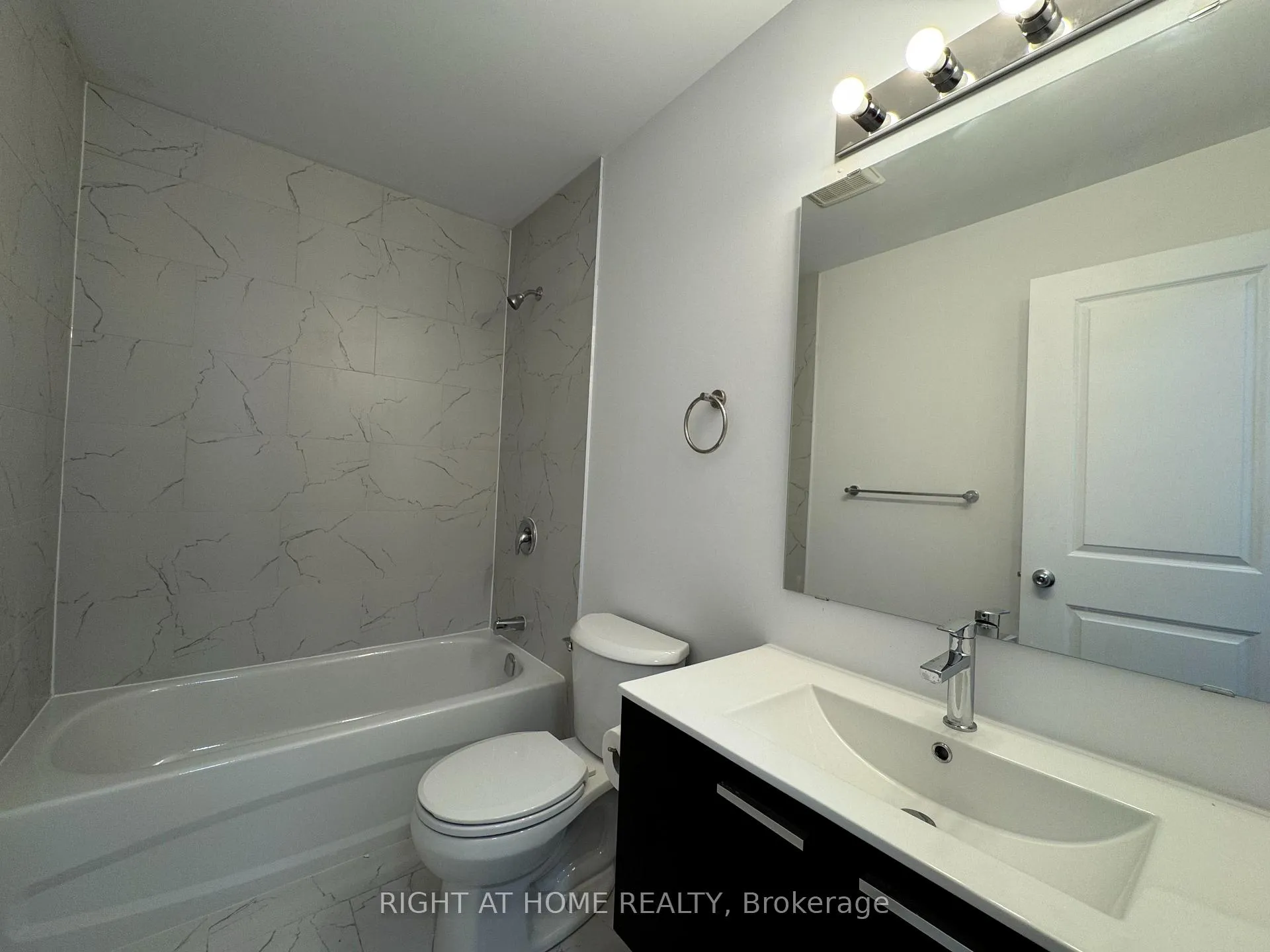 Photo 17 of Unit (Main), 119 Highriver Trail, Welland, Broadway — HOMEH