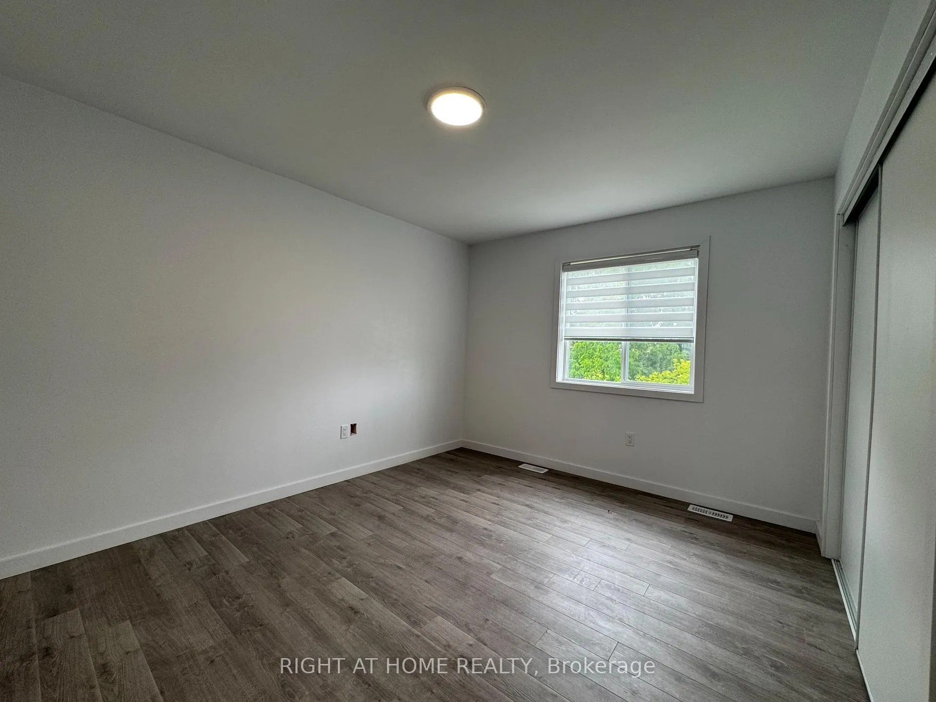 Photo 21 of Unit (Main), 119 Highriver Trail, Welland, Broadway — HOMEH
