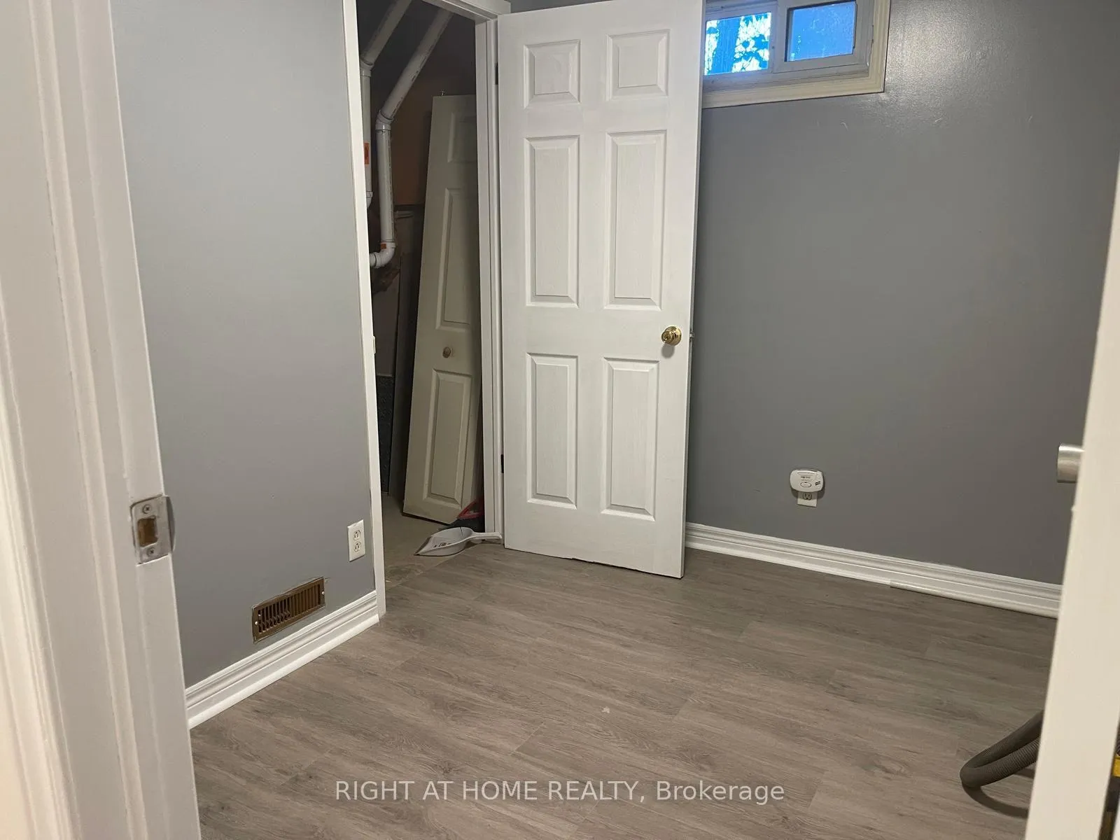 Photo 10 of Unit (Basmt), 135 Northgate Drive, Welland, N. Welland — HOMEH