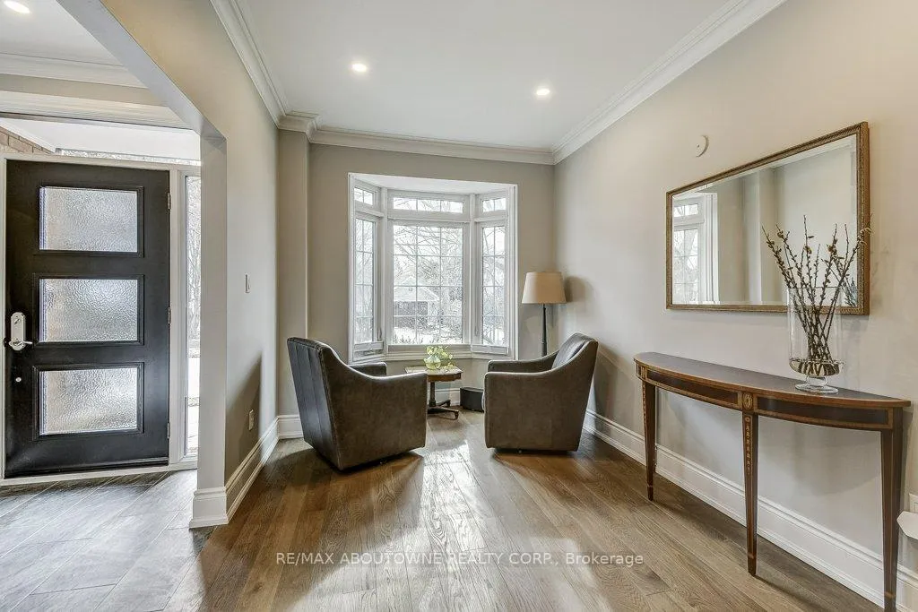 Photo 4 of 21 Chisholm Street, Oakville, Central — HOMEH
