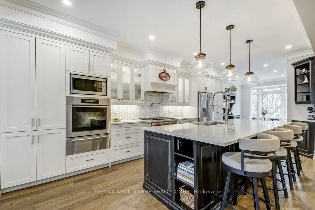 Photo 7 of 21 Chisholm Street, Oakville, Central — HOMEH