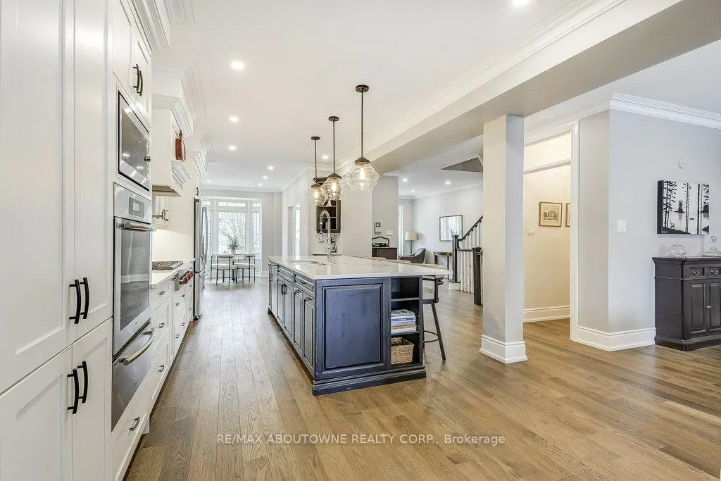 Photo 8 of 21 Chisholm Street, Oakville, Central — HOMEH