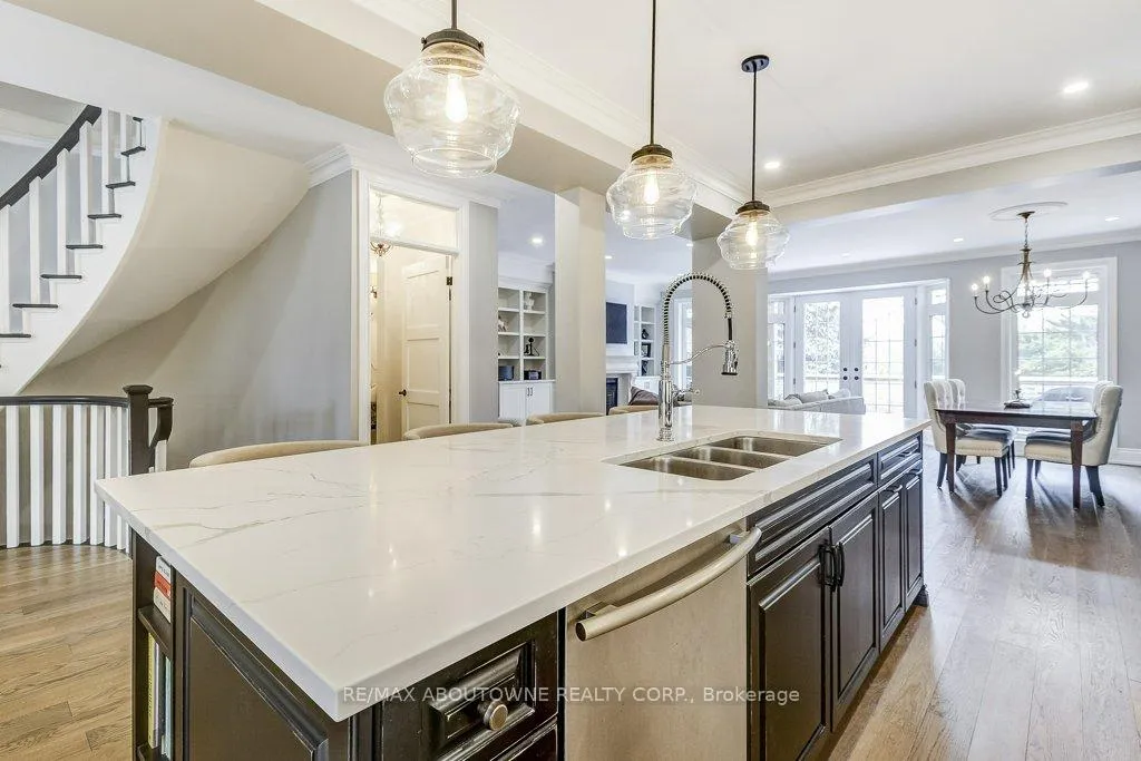 Photo 10 of 21 Chisholm Street, Oakville, Central — HOMEH