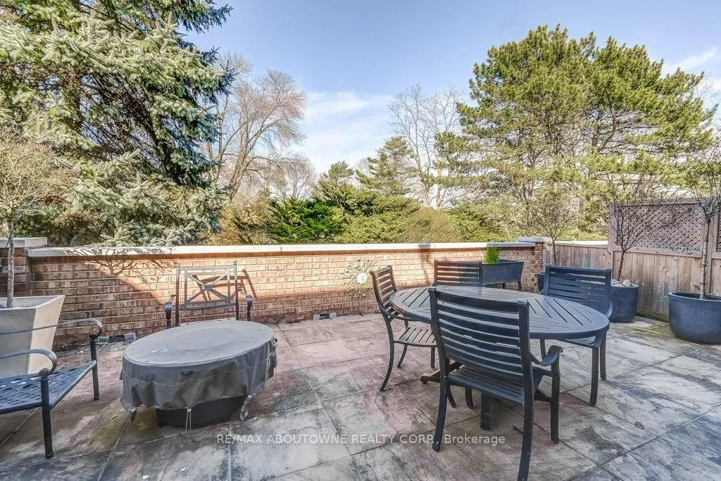 Photo 19 of 21 Chisholm Street, Oakville, Central — HOMEH