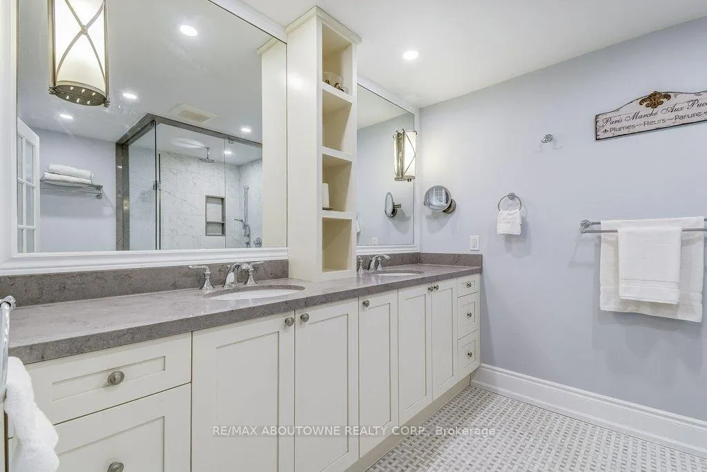 Photo 23 of 21 Chisholm Street, Oakville, Central — HOMEH