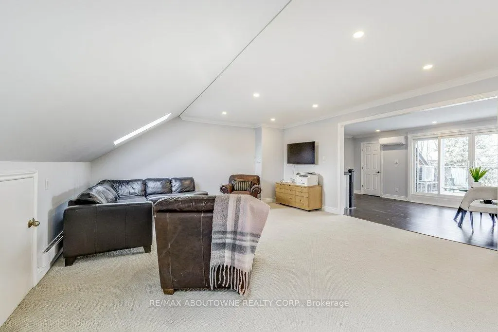 Photo 32 of 21 Chisholm Street, Oakville, Central — HOMEH
