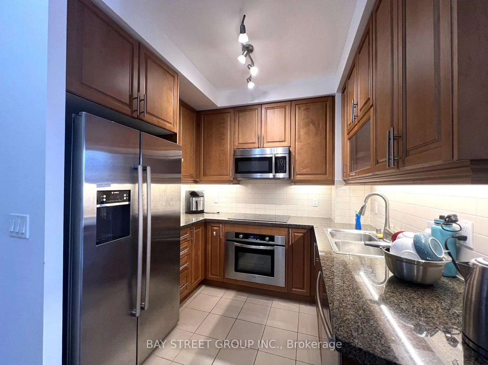 Photo 2 of Unit 2202, 35 Balmuto Street, Toronto, Bay Street Corridor — HOMEH