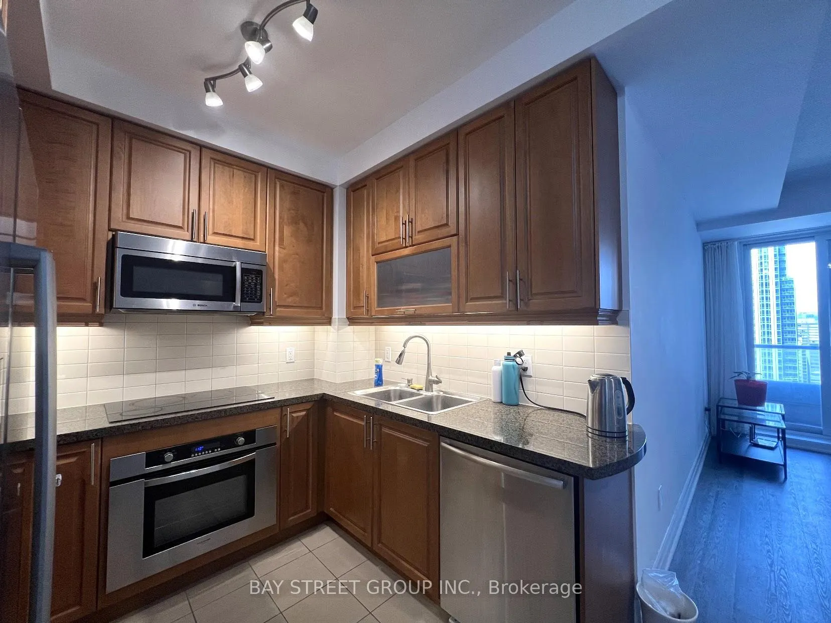 Photo 3 of Unit 2202, 35 Balmuto Street, Toronto, Bay Street Corridor — HOMEH