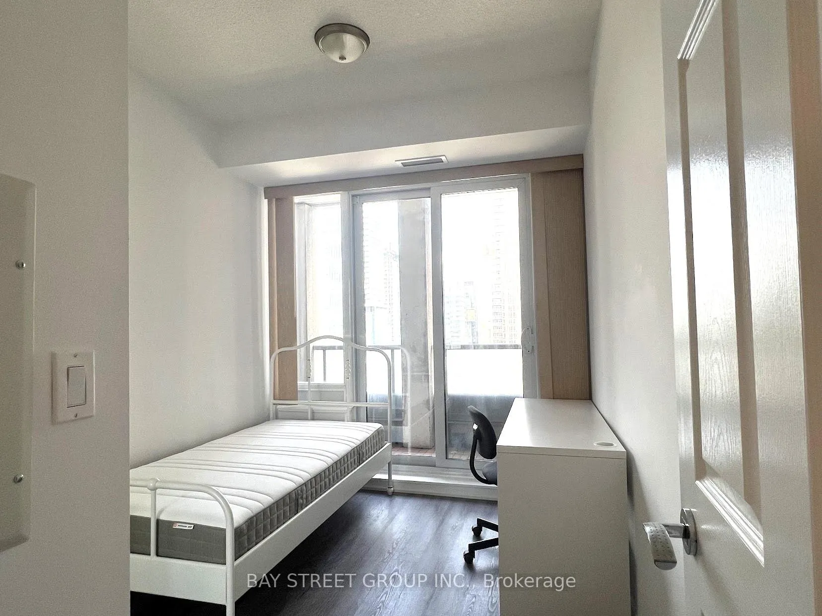 Photo 7 of Unit 2202, 35 Balmuto Street, Toronto, Bay Street Corridor — HOMEH