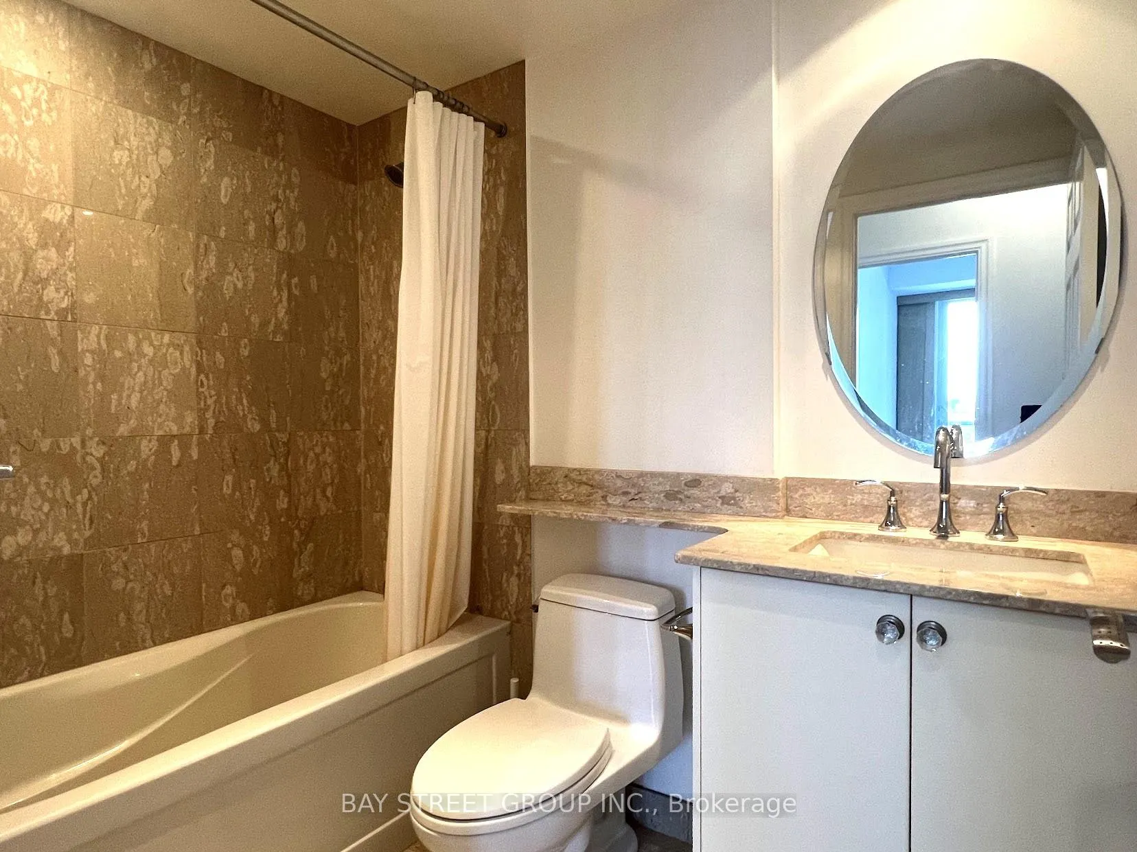 Photo 9 of Unit 2202, 35 Balmuto Street, Toronto, Bay Street Corridor — HOMEH