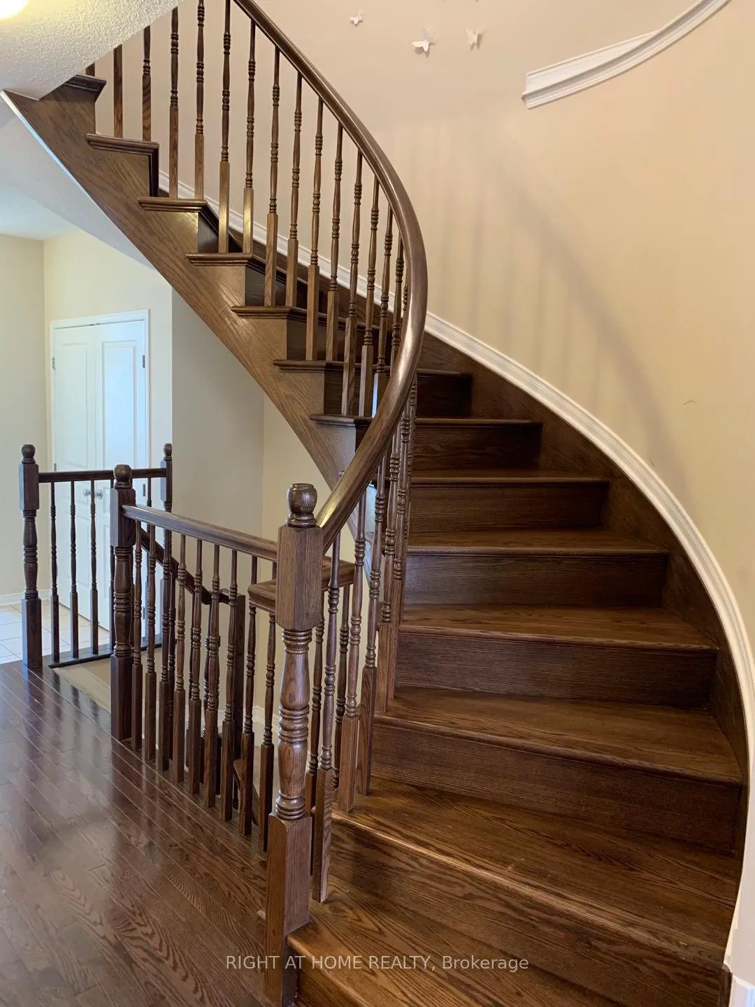 Photo 3 of 1602 Westhall Way, Ottawa, Kanata - Emerald Meadows/Trailwest — HOMEH