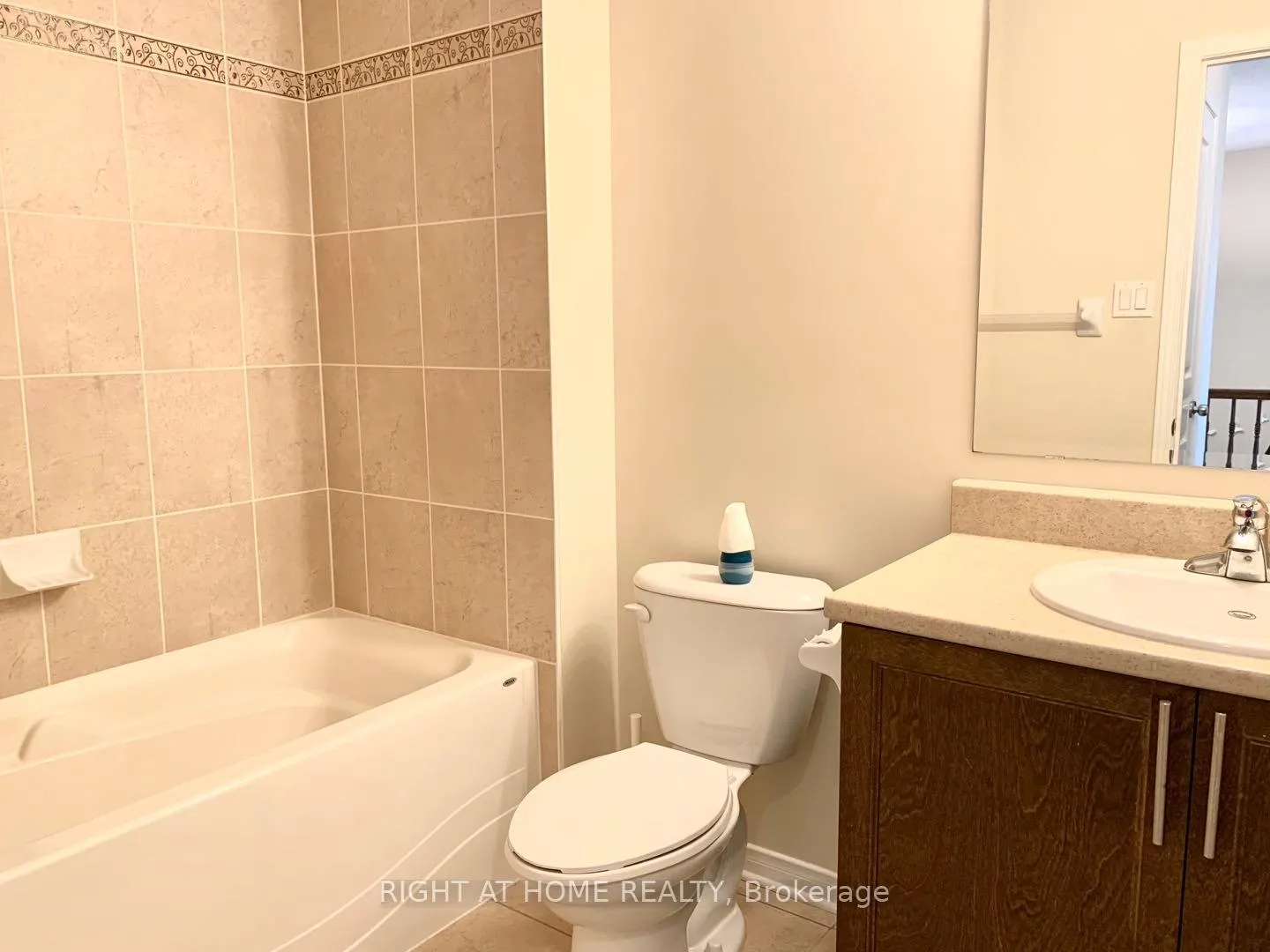 Photo 5 of 1602 Westhall Way, Ottawa, Kanata - Emerald Meadows/Trailwest — HOMEH